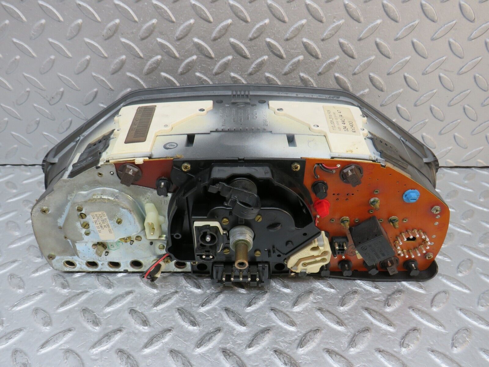 37980 Mercedes-Benz A124 320E Cabriolet Instrument Cluster VDO 1244406447 1245421965