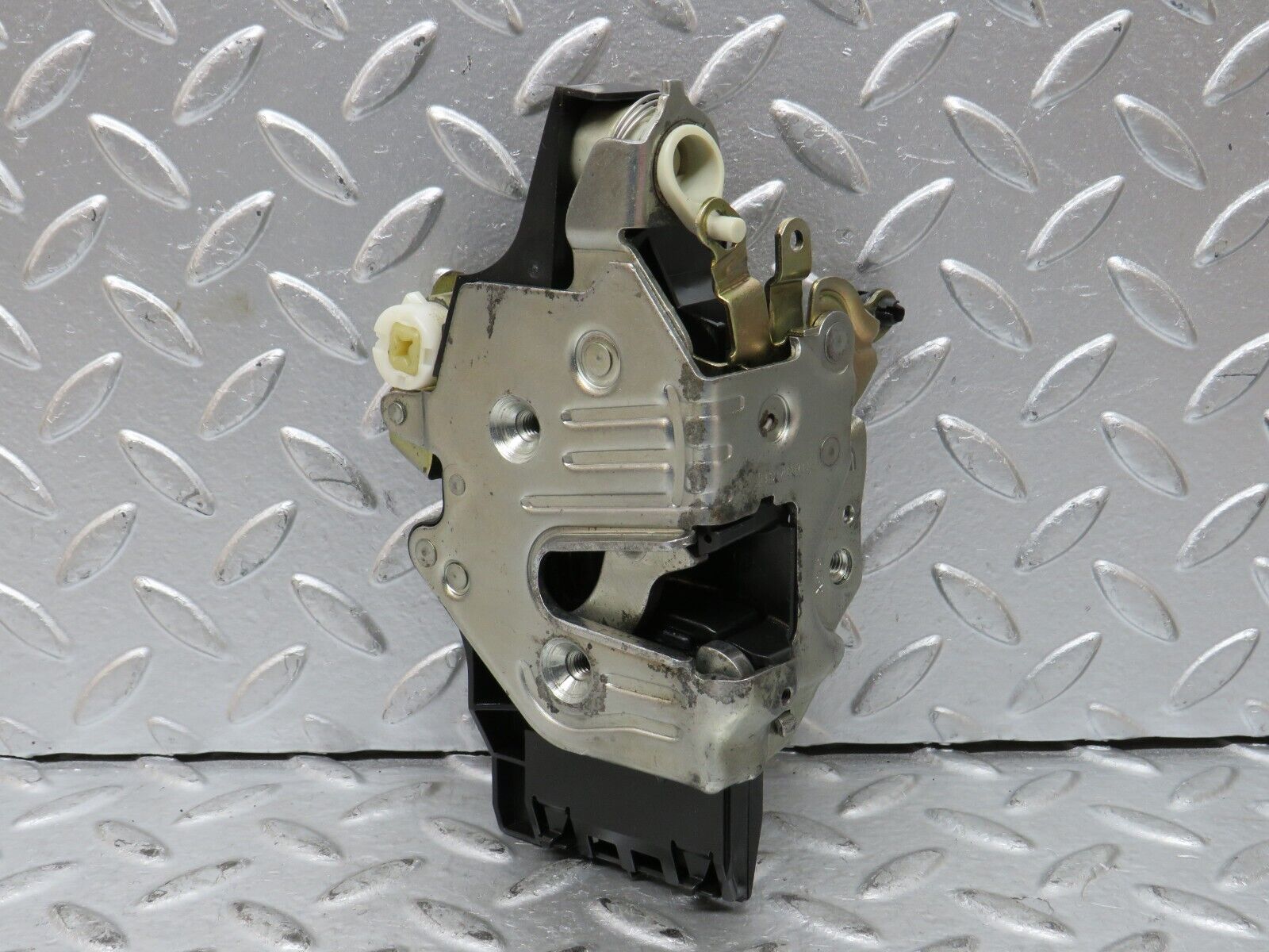 27671 Mercedes-Benz S124 300TE Wagon Rear Left Door Lock Mechanism 1248213551