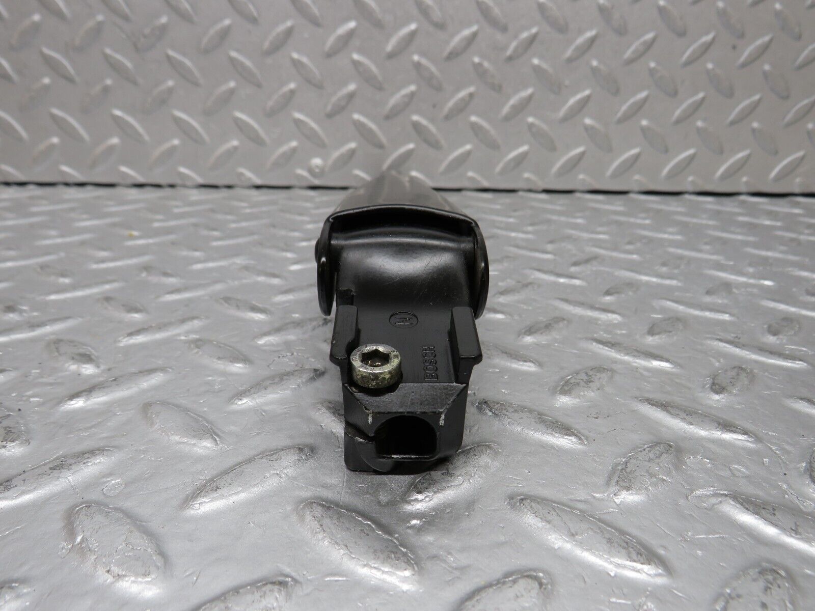 37866 Mercedes-Benz A124 320E Cabriolet Wiper Arm Bosch