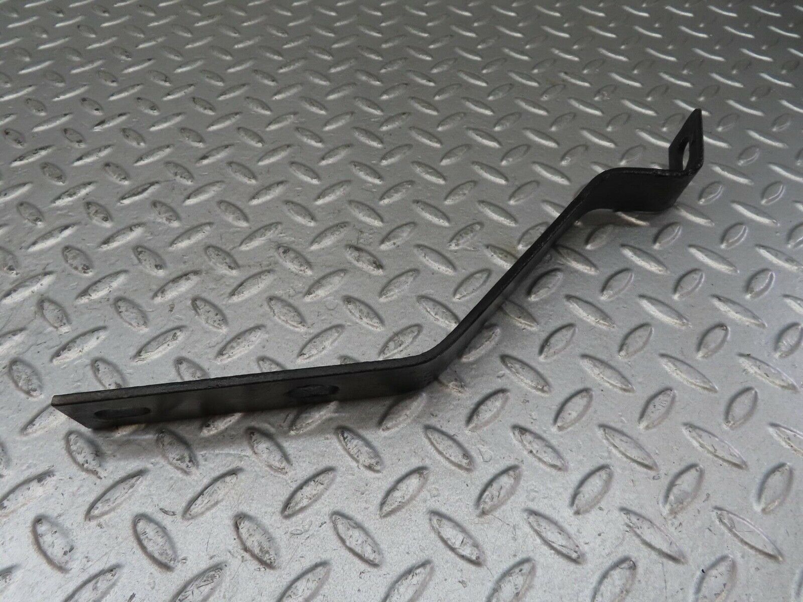 13882 Mercedes-Benz C107 280SLC Front Bumper Bracket