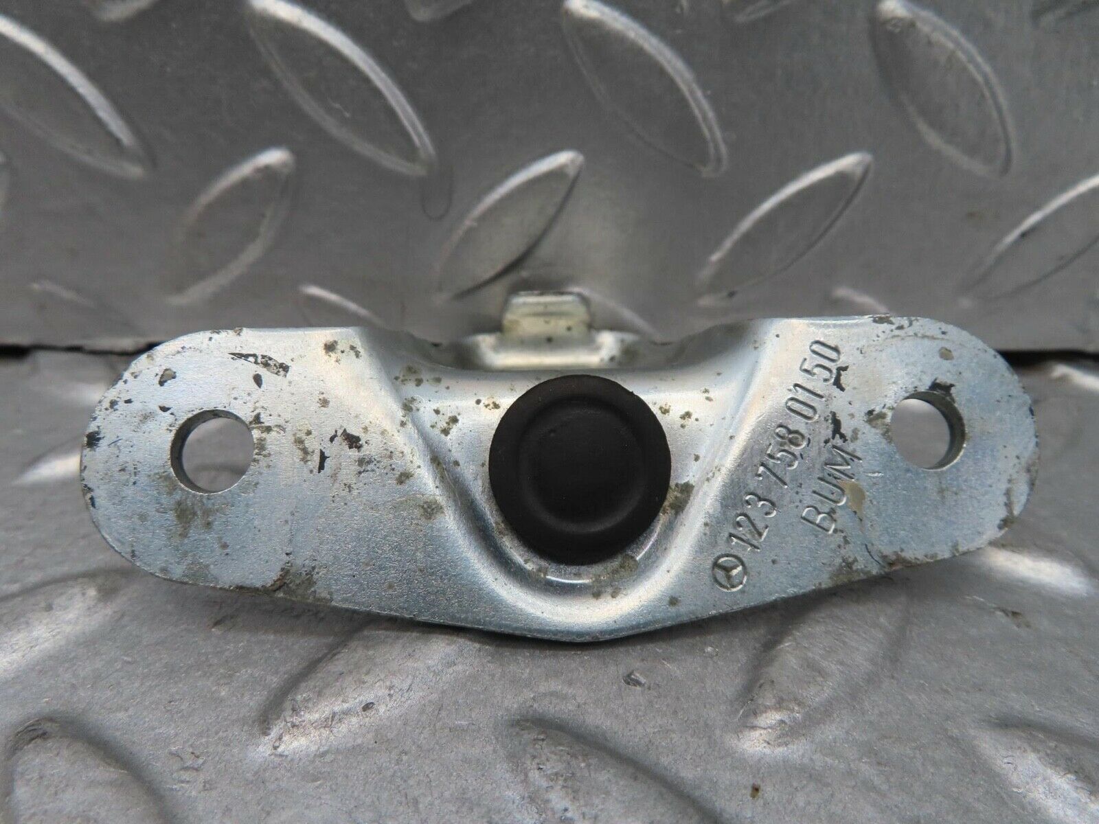 15340 Mercedes-Benz W123 230E Trunk Lock Latch 1237580150