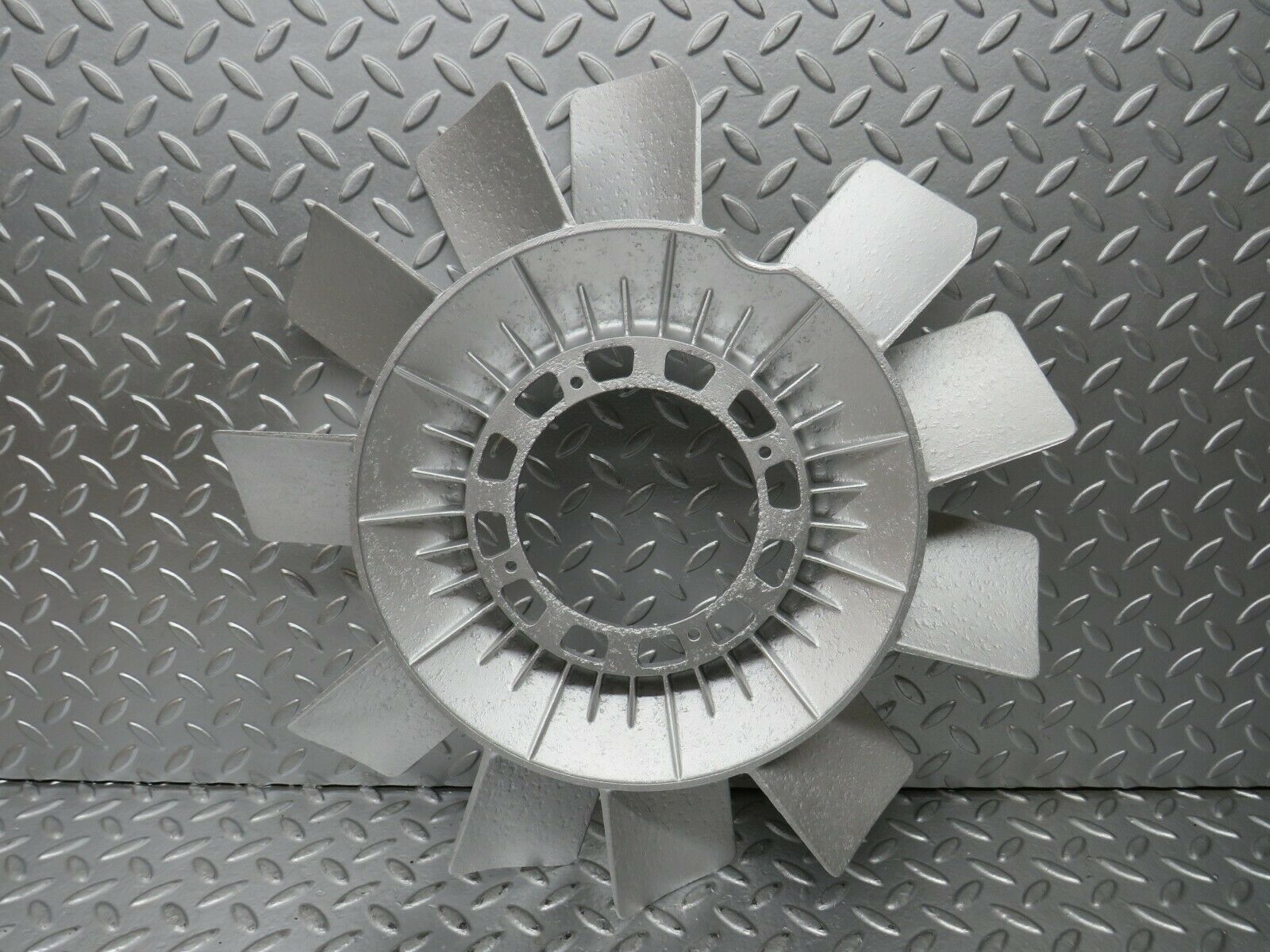 23330 Mercedes-Benz W116 350SE Engine Cooling Fan