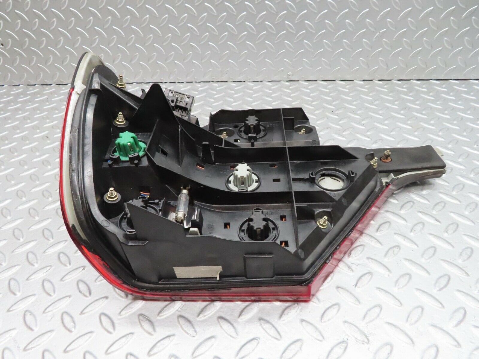 14914 Mercedes-Benz W140 S320 Tail Light Left Side