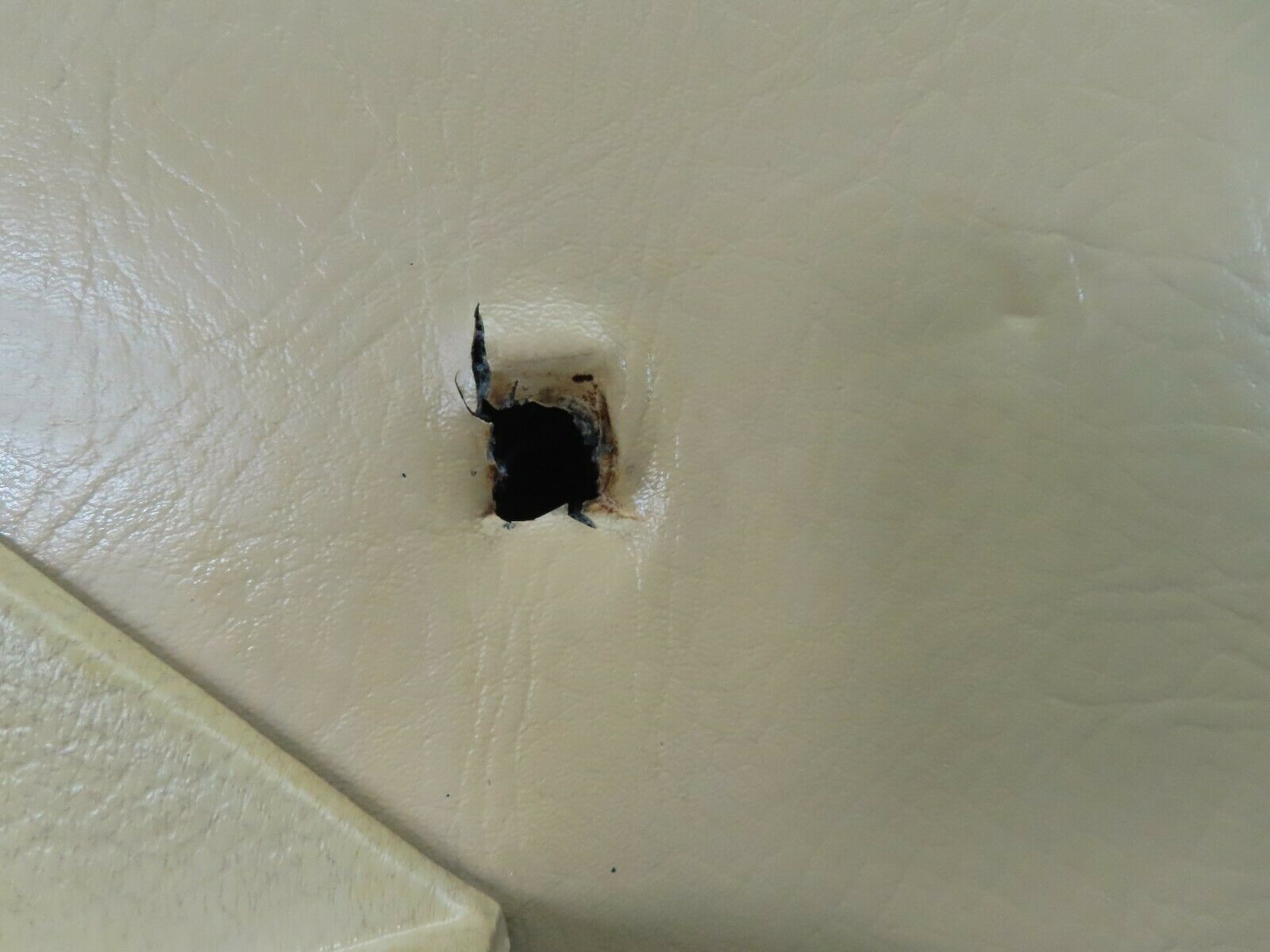 7318 Mercedes-Benz W116 450SE Front Left Door Card Beige