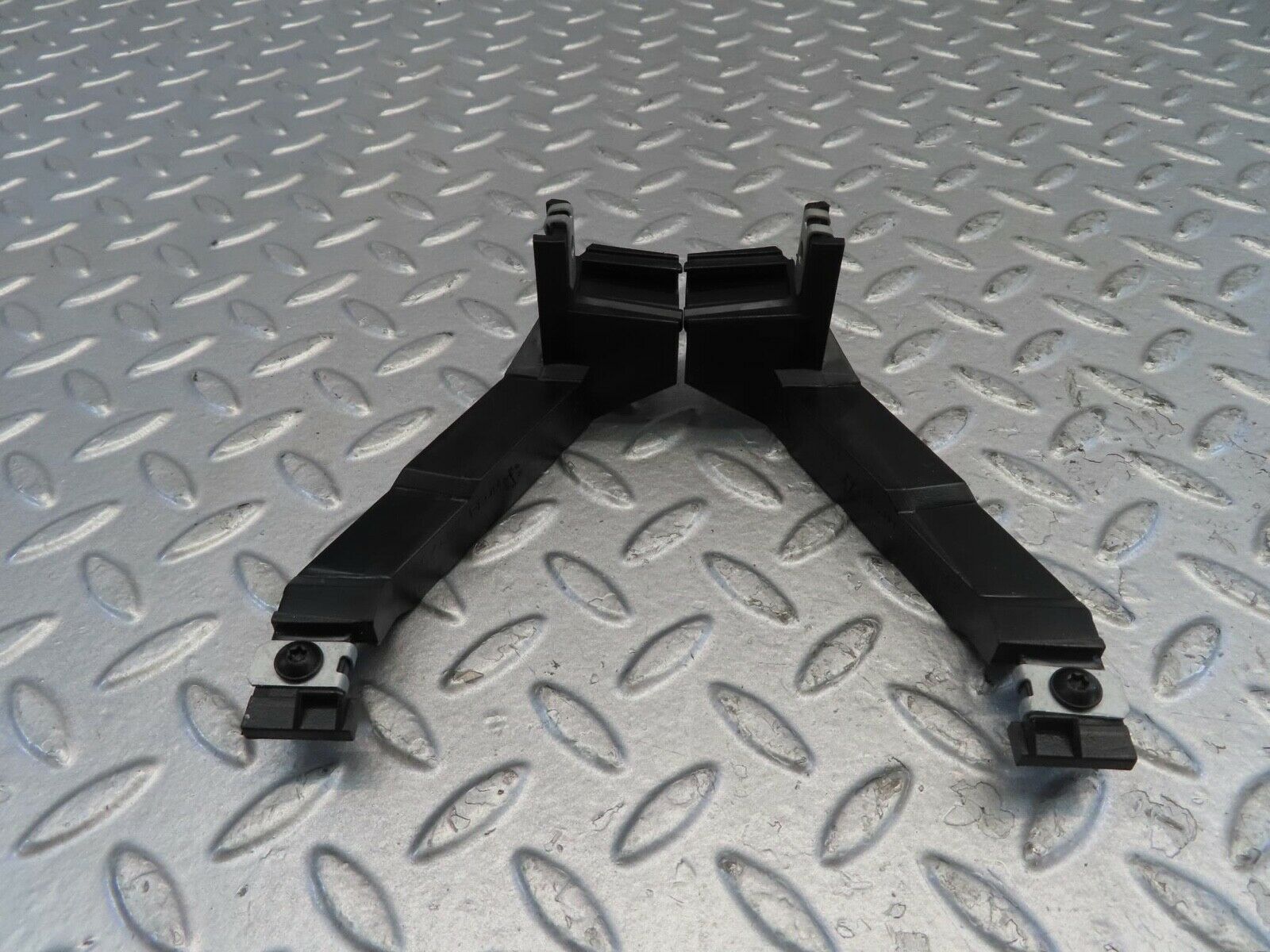 11237 Mercedes-Benz W221 S320 Dashboard Centre Holder