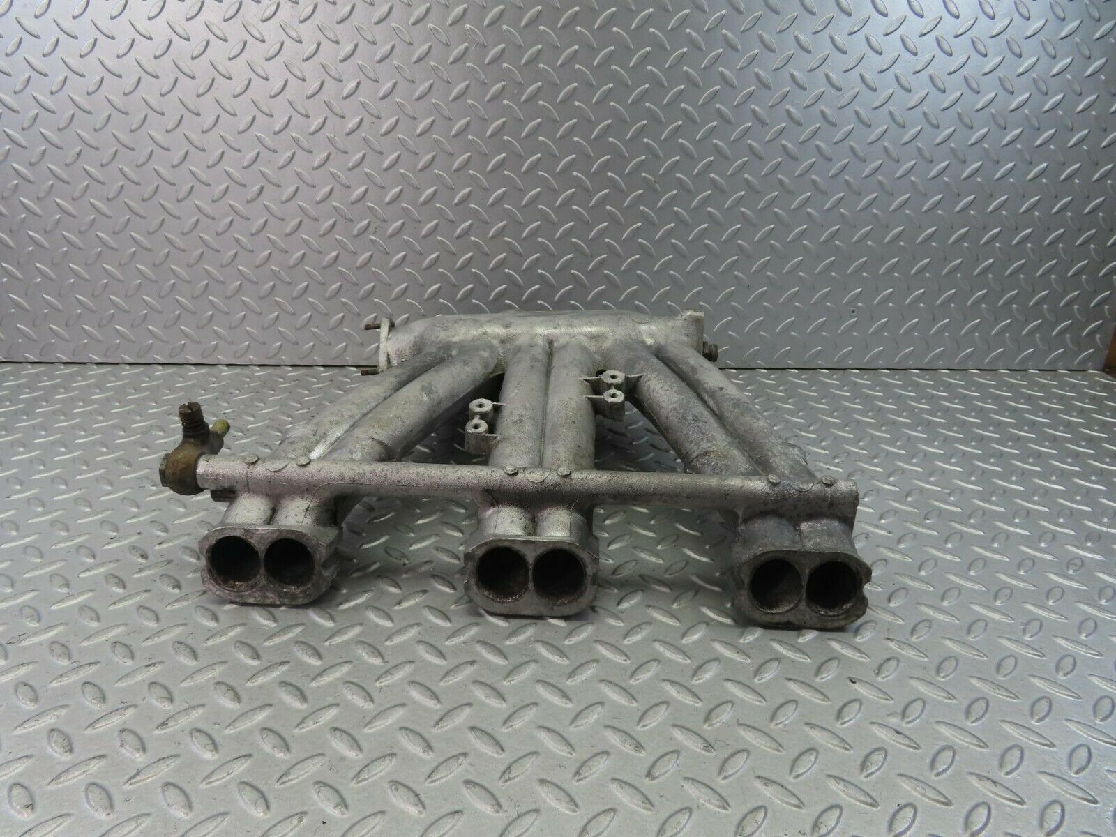 8675 Mercedes-Benz W108 Intake Manifold 1291410001