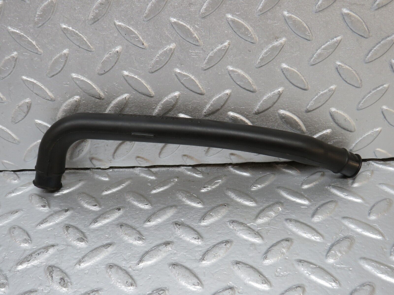 39691 Mercedes-Benz R129 320SL Coupe Crankcase Breather Pipe 1040943582