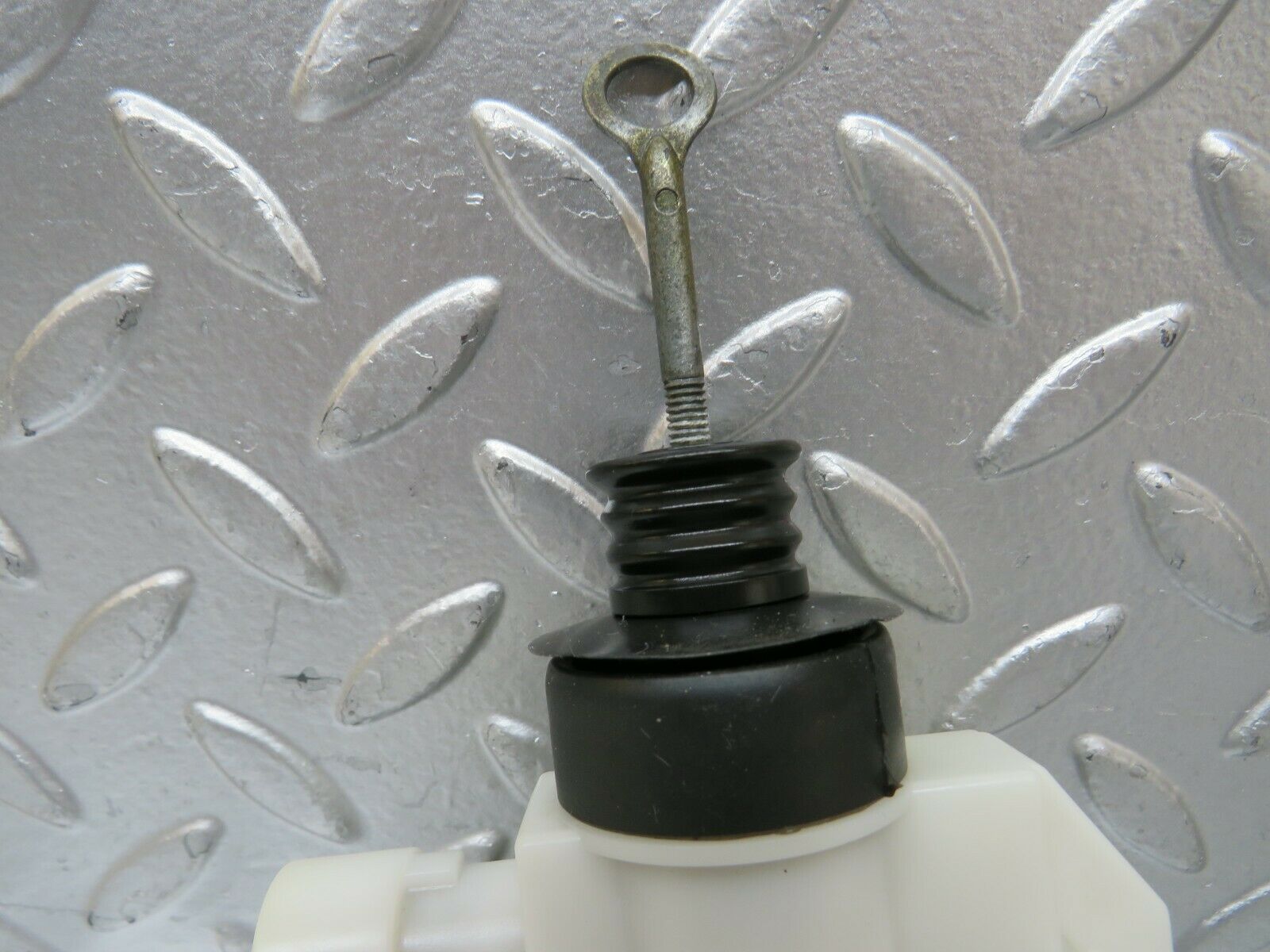 24252 Mercedes-Benz S124 220TE Door Lock Vacuum Actuator Hella Front Left