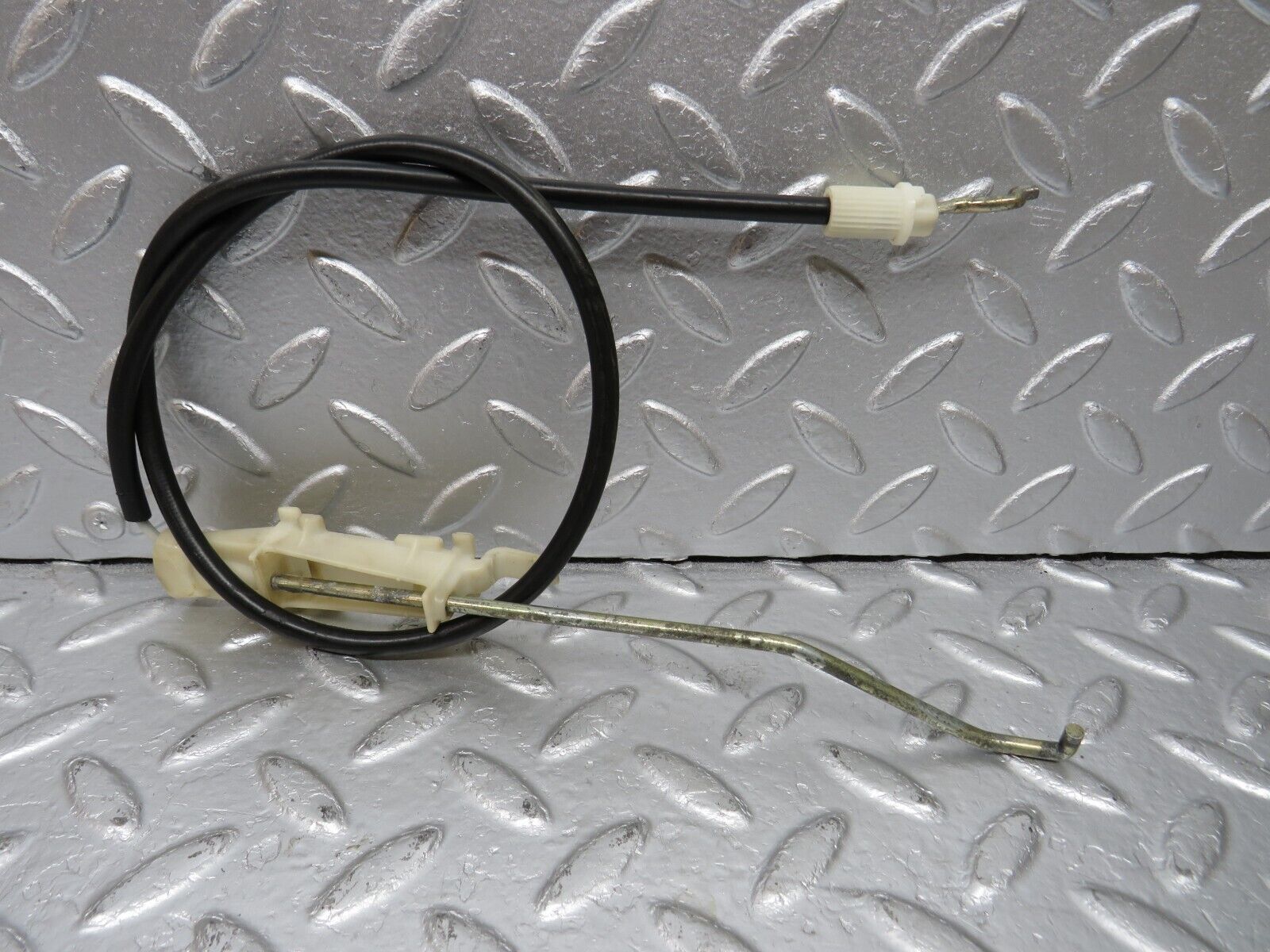 34377 Mercedes-Benz C126 380SEC Coupe Door Lock Cable