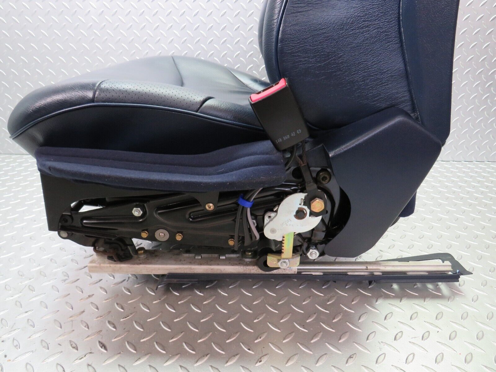 24702 Mercedes-Benz W140 S320 Front Right Seat Blue