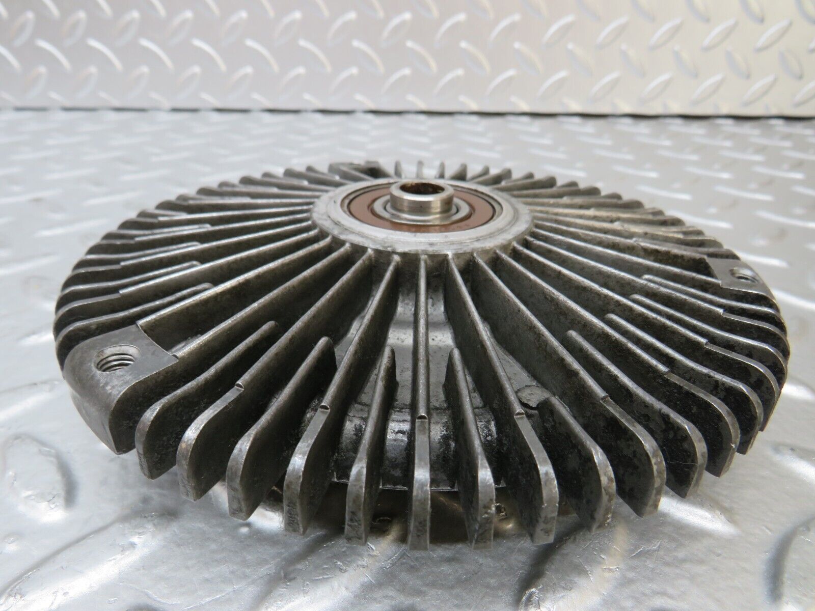 25831 Mercedes-Benz W124 280E Fan Clutch 1032000422