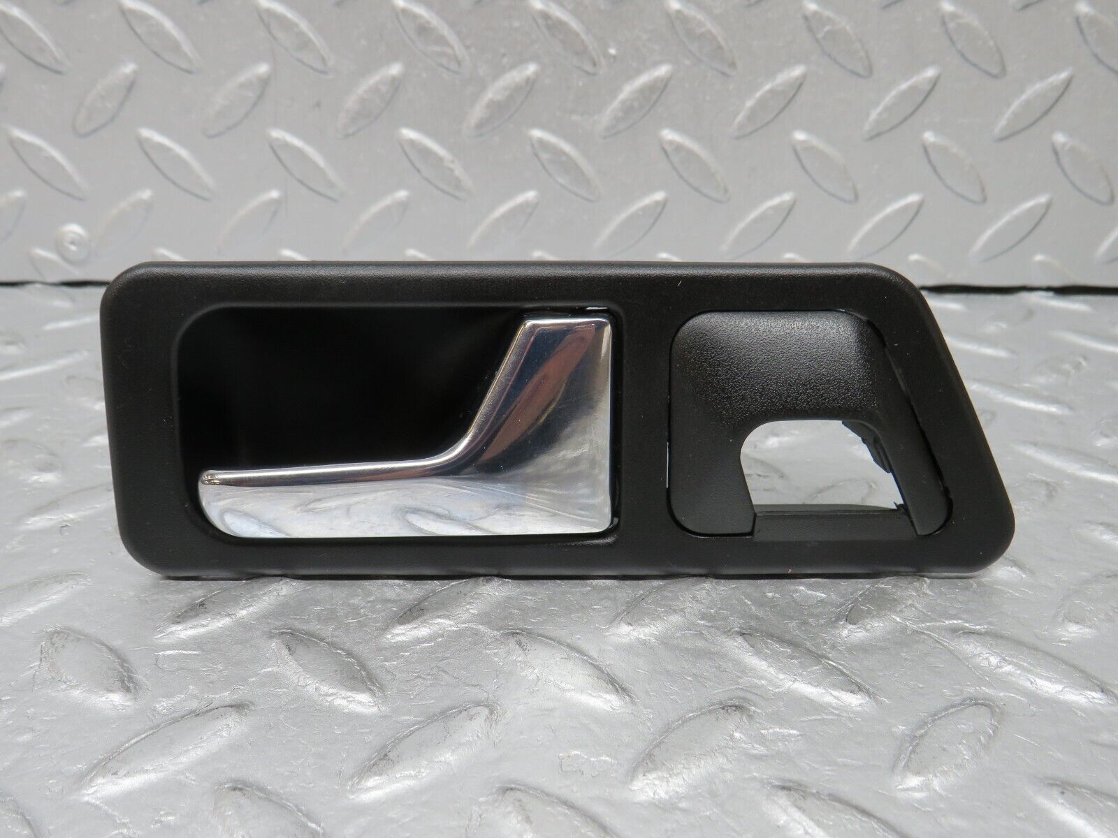 36617 Mercedes-Benz W201 190E 2.0L Right Interior Door Handle 2017660264