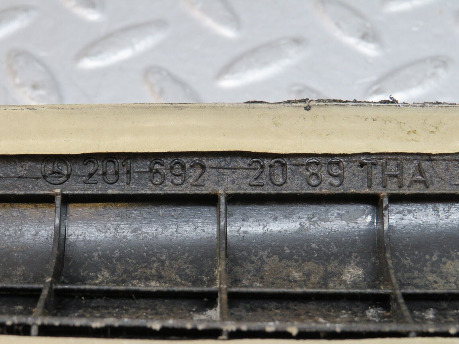 36487 Mercedes-Benz W201 190E 2.0L A Pillar Cover Trim Right Side Beige 2016922089