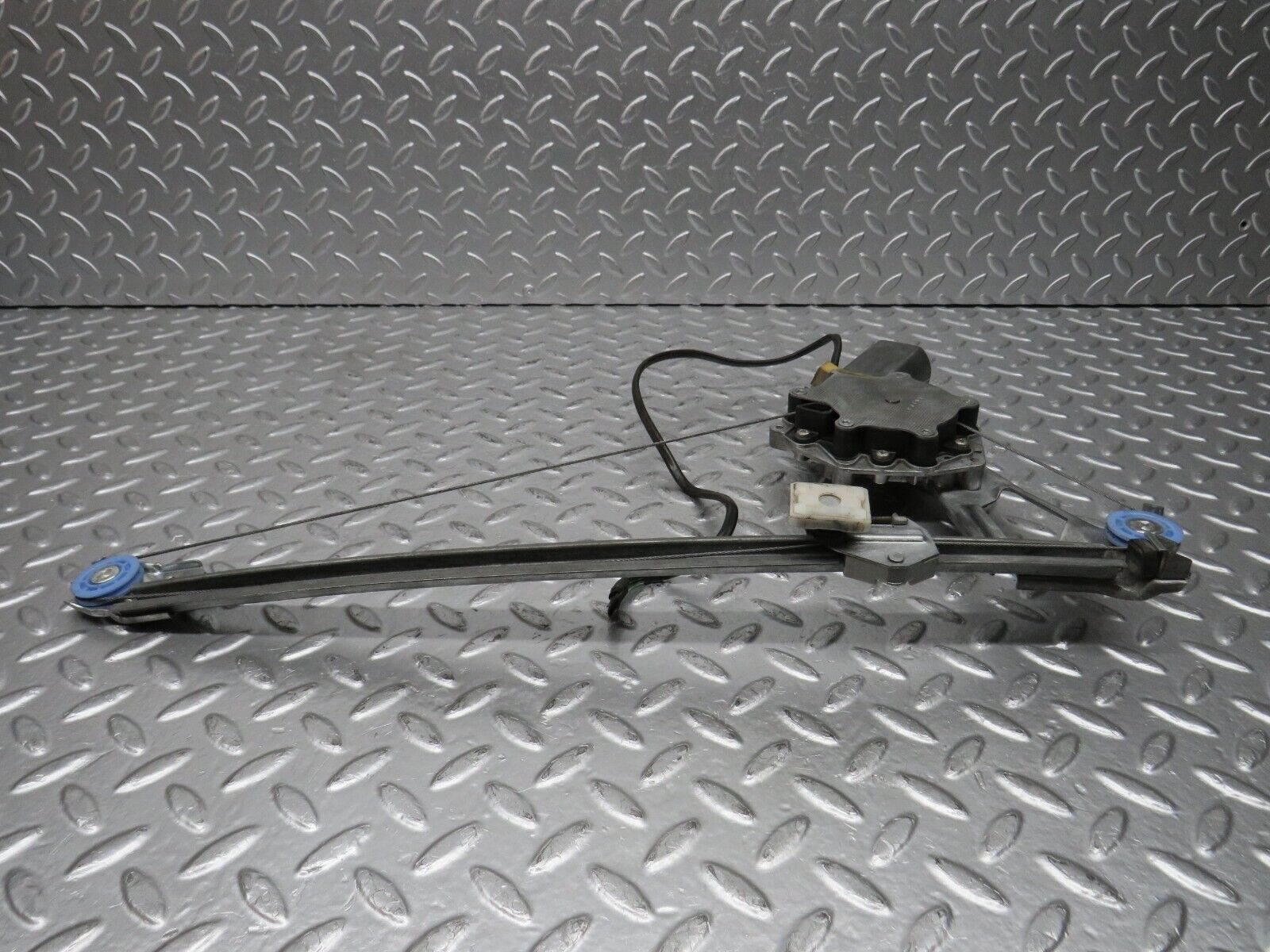 31194 Mercedes-Benz S124 220TE Rear Right Window Regulator & Motor 774.30016/28