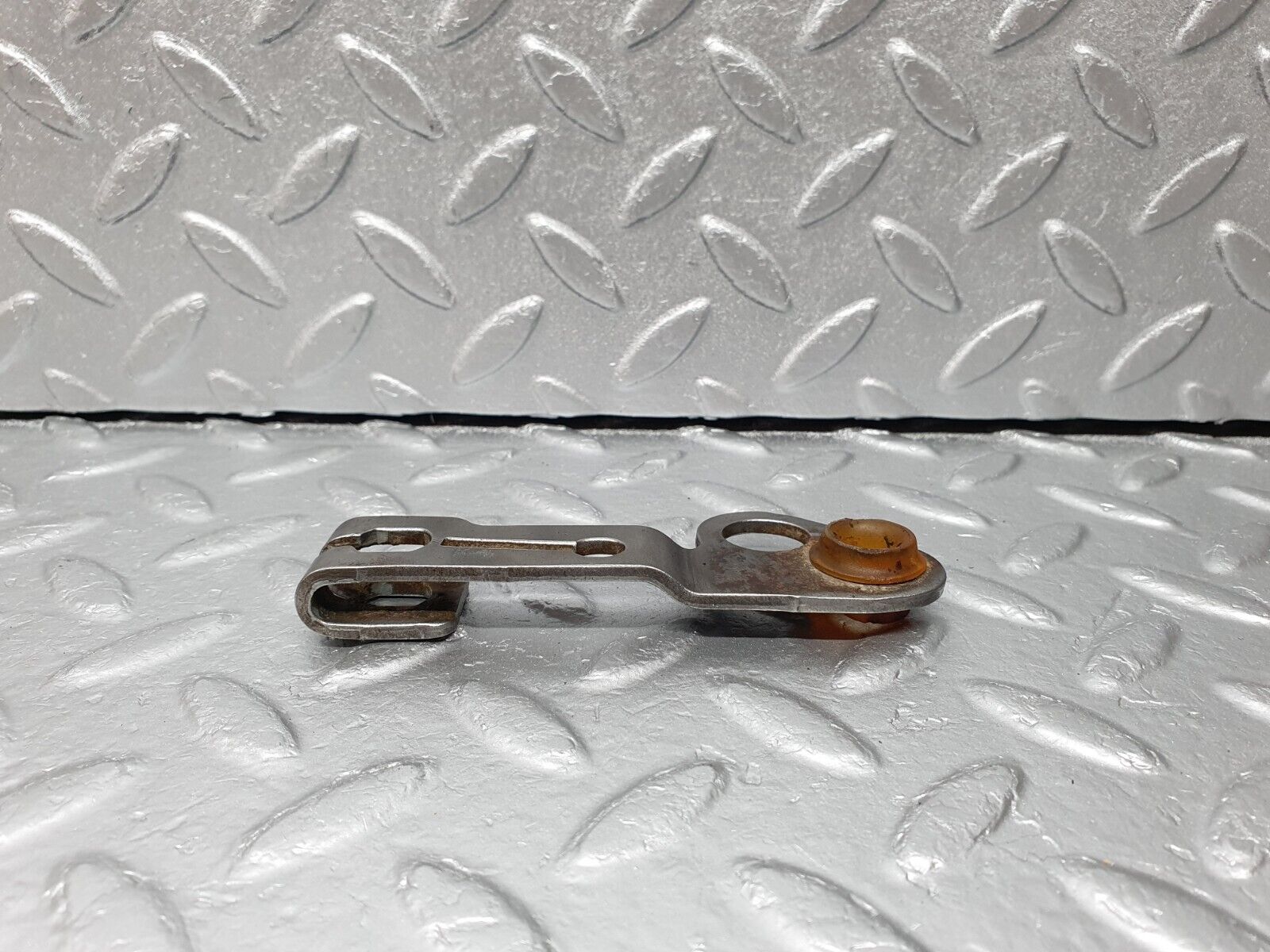 41282 Mercedes-Benz W126 300SE Automatic Gearbox Linkage Bracket