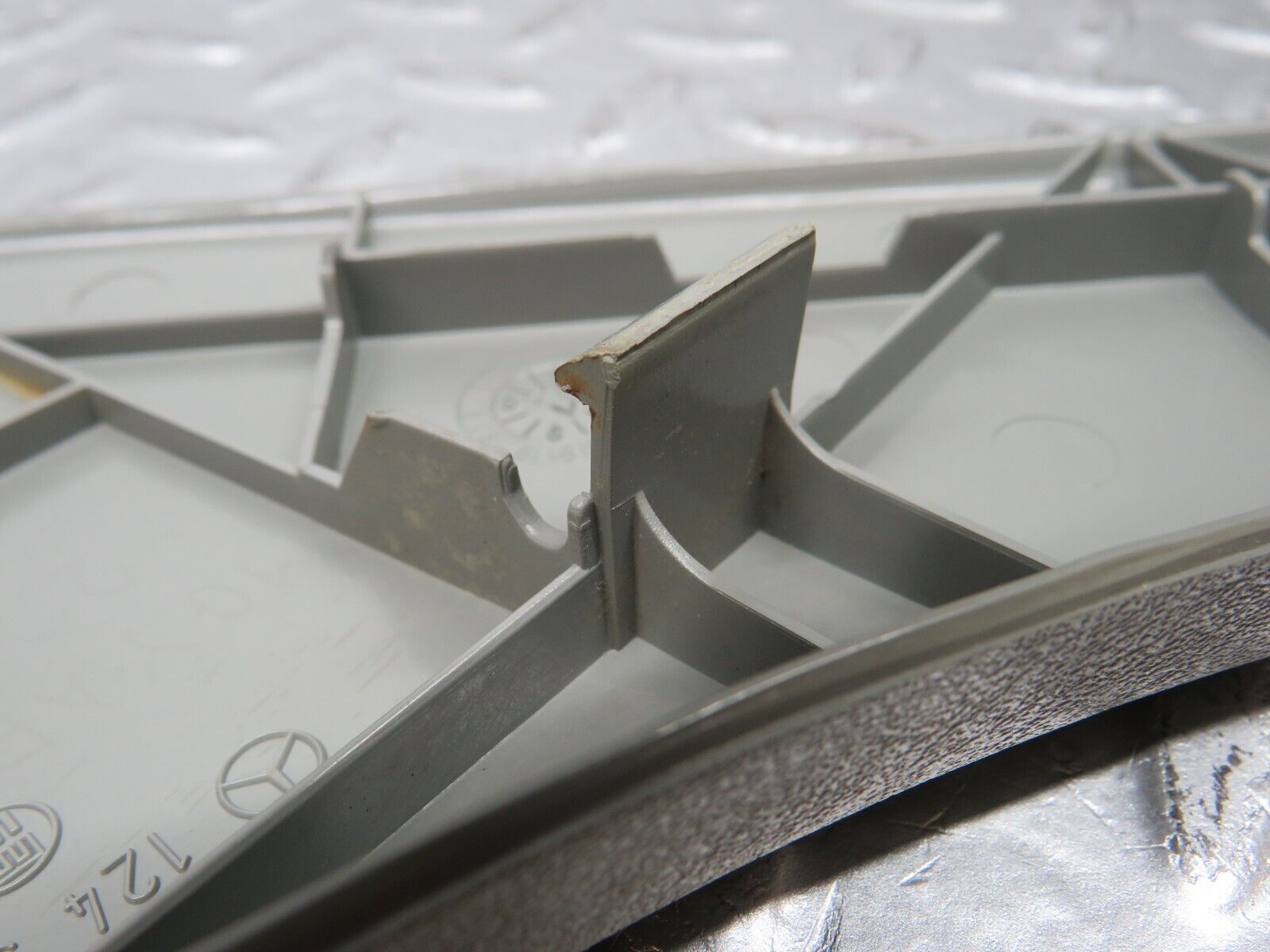 32329 Mercedes-Benz S124 300TE Front Right Electric Seat Cover Trim 1249182030