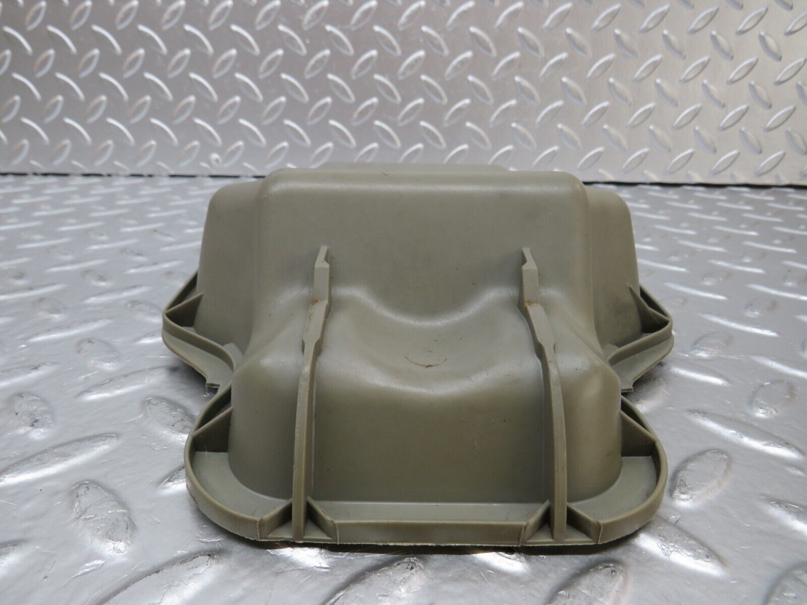 25601 Mercedes-Benz W123 200 Headlight Back Cover Right