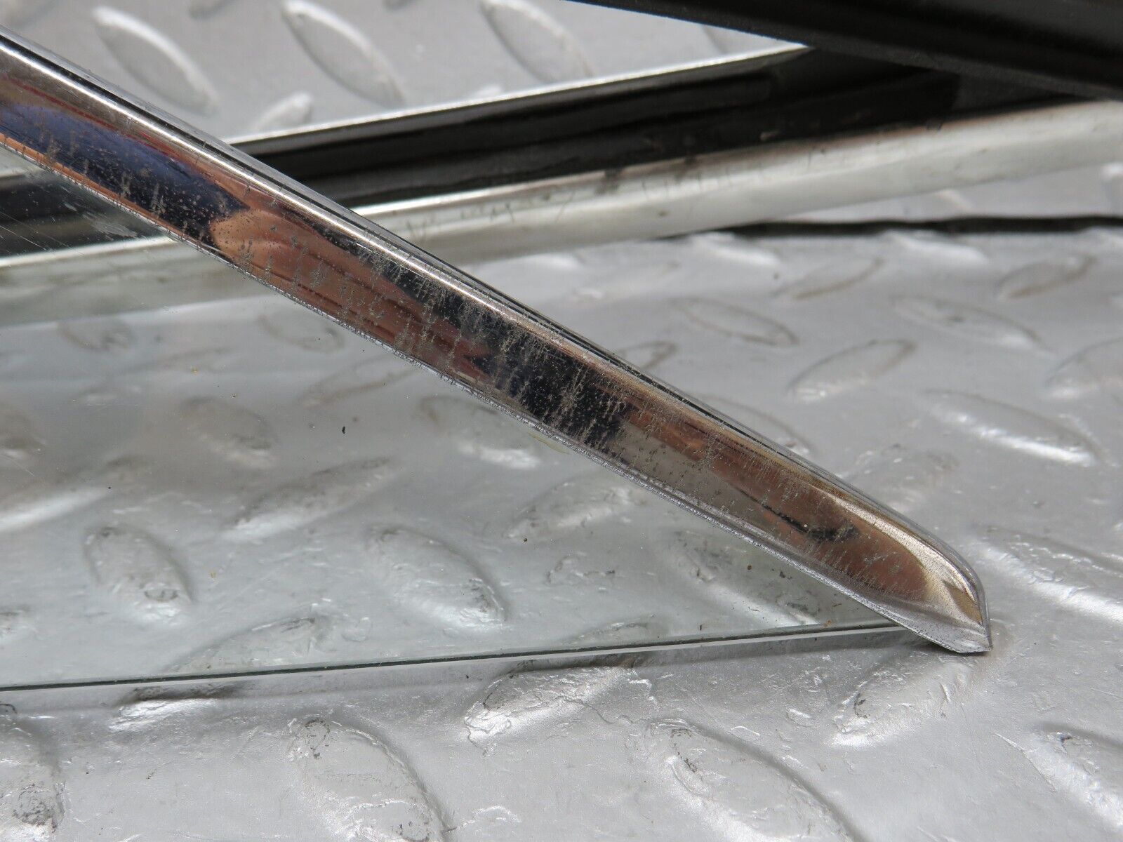 35798 Mercedes-Benz W108 Front Left Quarter Window