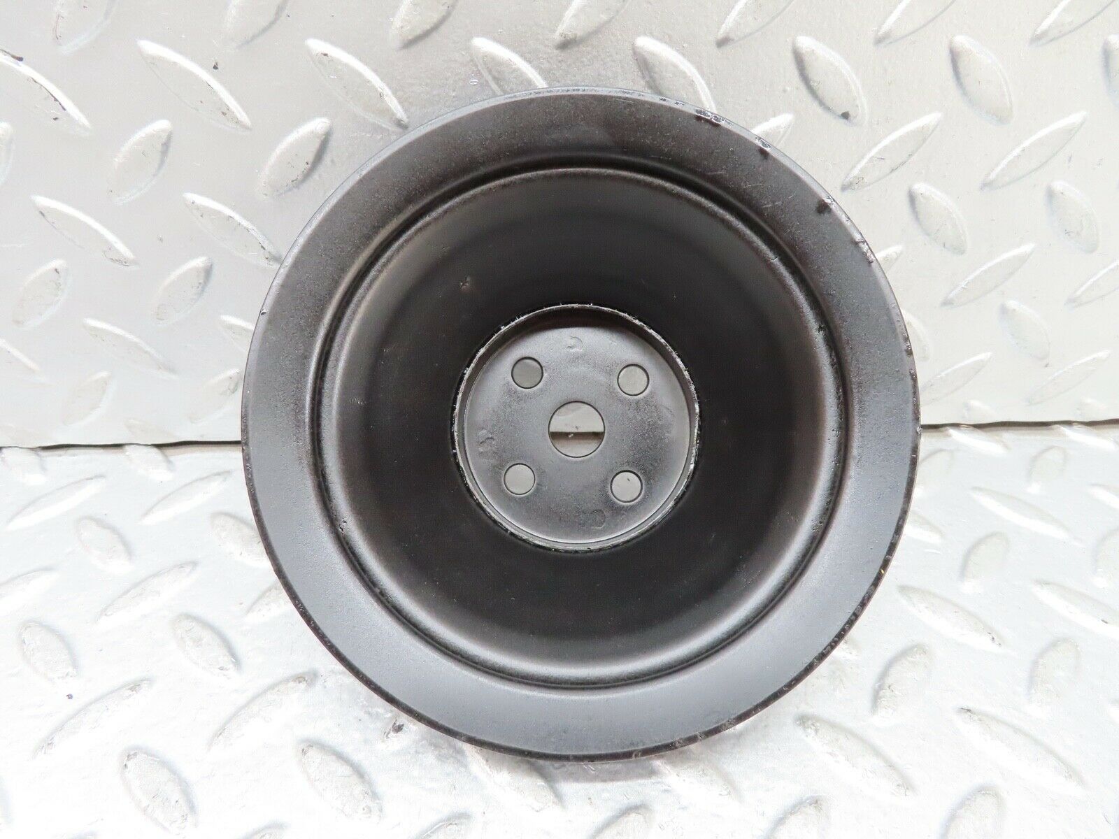 19081 Mercedes-Benz W123 300D Water Pump Pulley