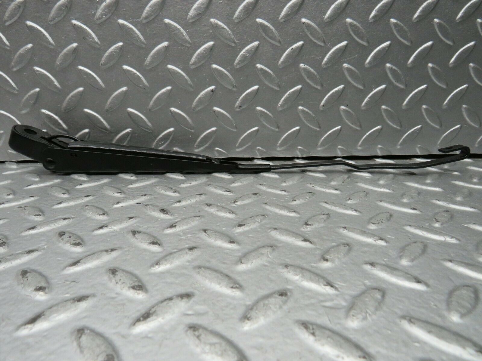 22123 Mercedes-Benz S123 280TE Wagon Right Side Wiper Arm Bosch 3399990553