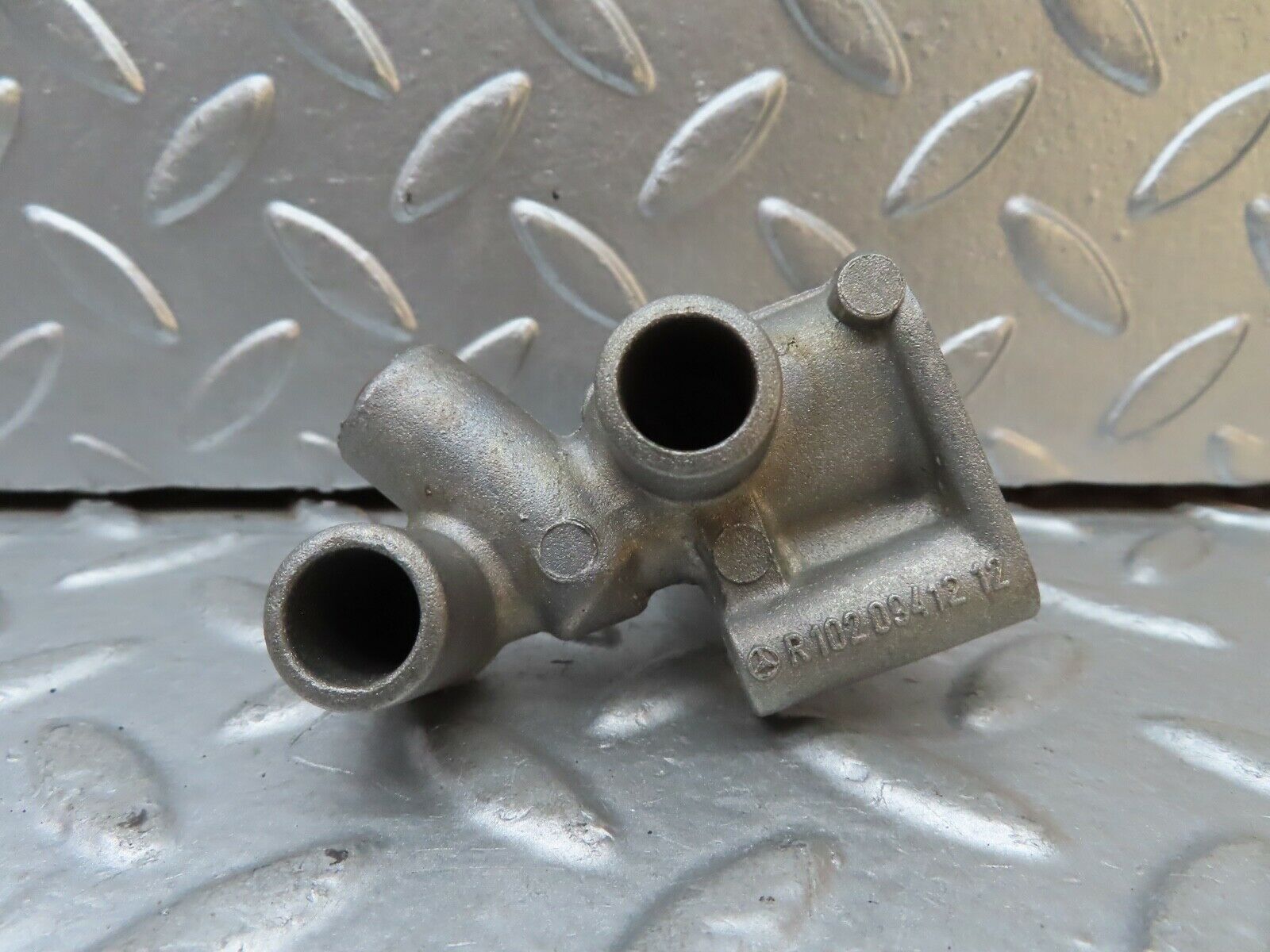 21199 Mercedes-Benz W123 230E Idle Control Valve 1020941212