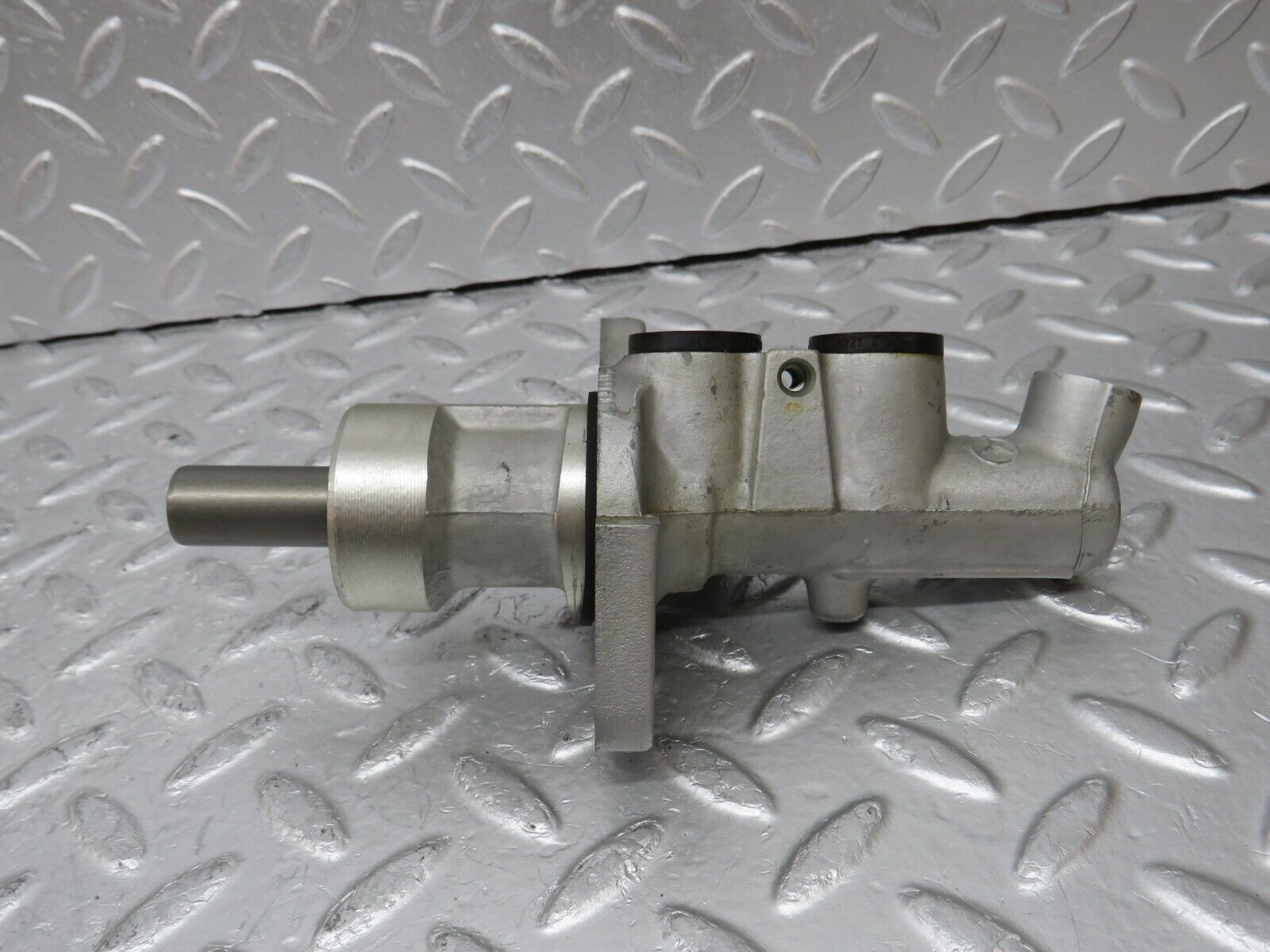 34775 Mercedes-Benz W210 320E Brake Master Cylinder