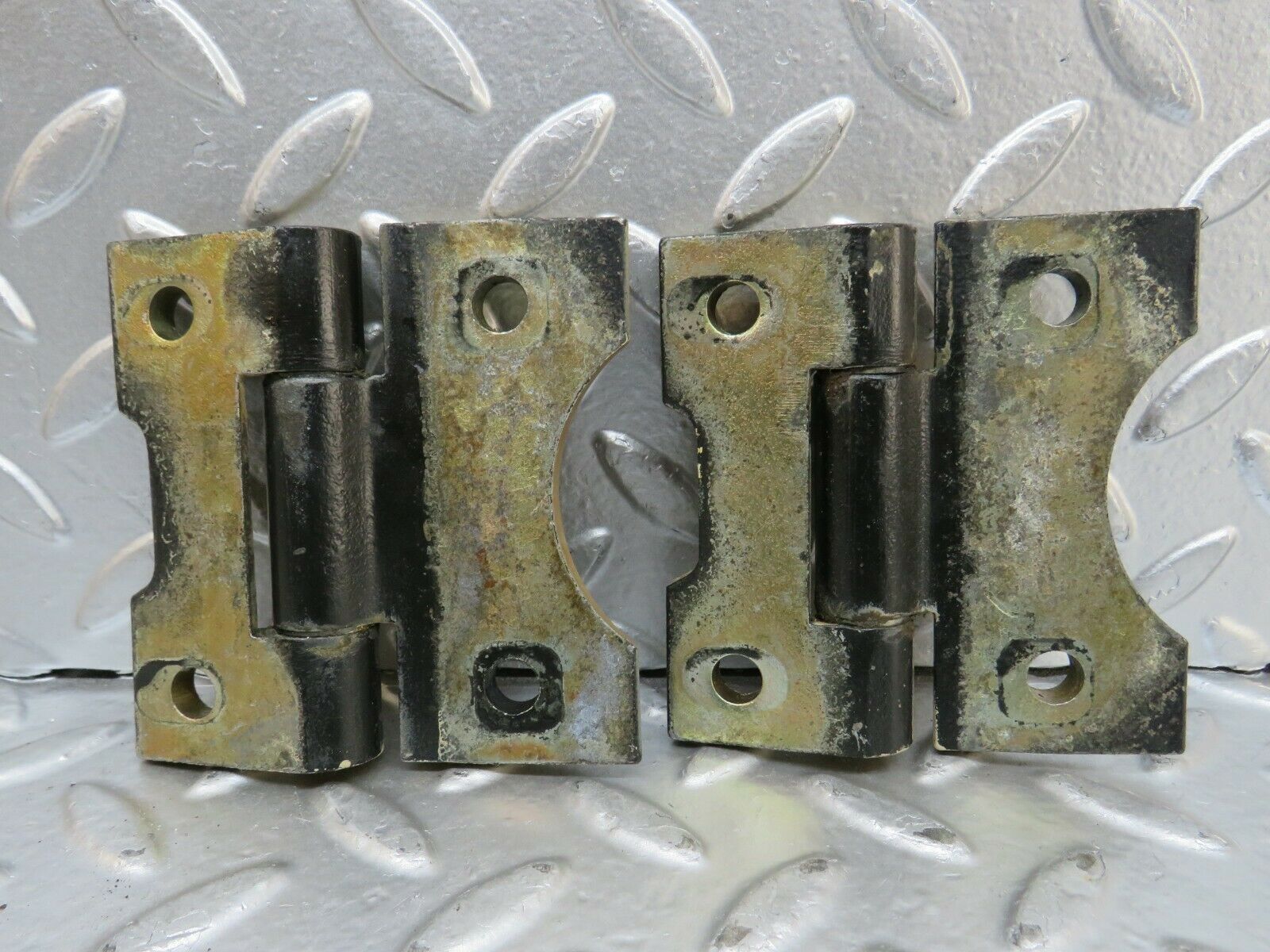 23949 Mercedes-Benz W123 280E Door Hinge Pair 1237200037