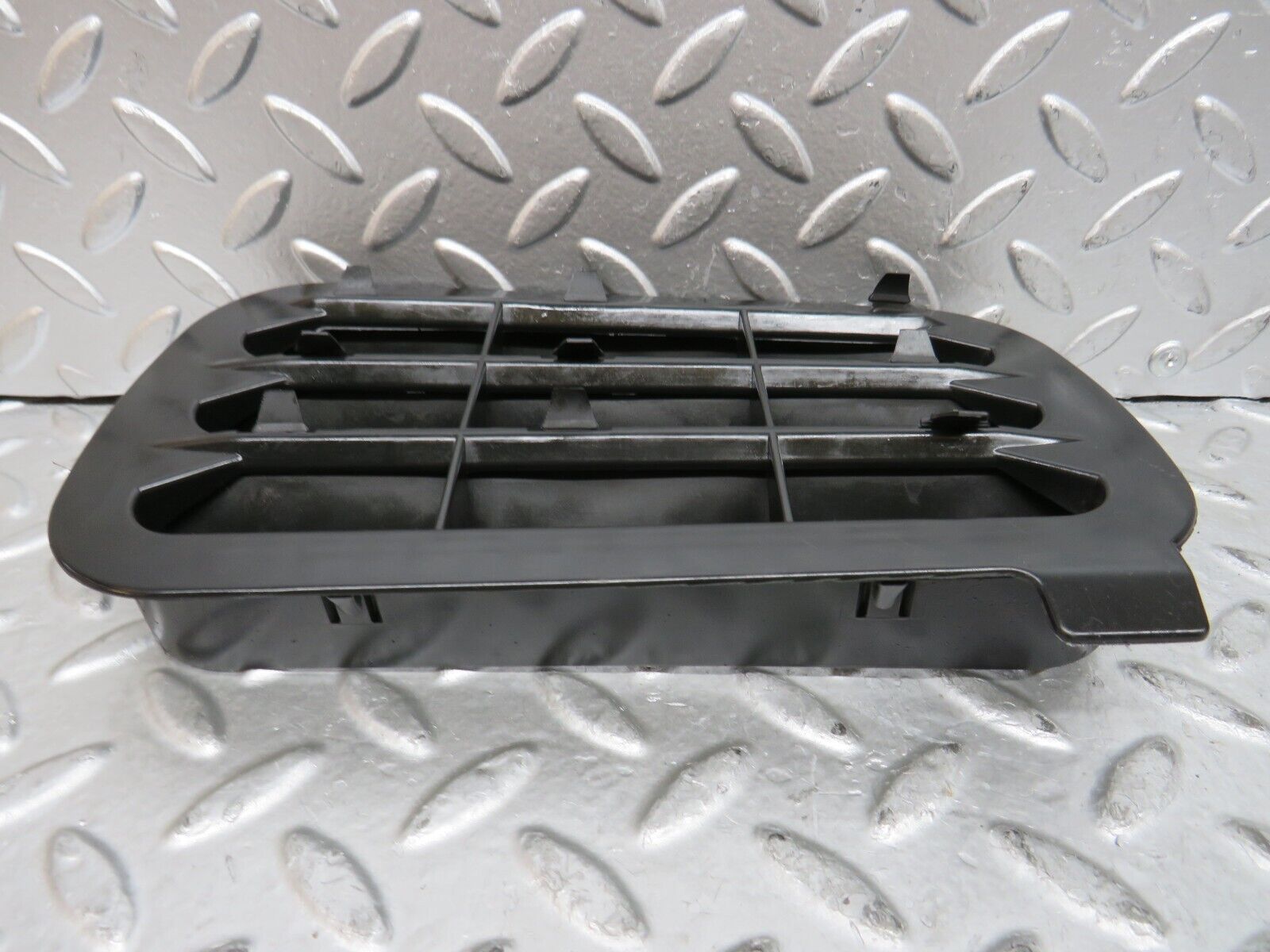 29107 Mercedes-Benz C124 320CE Coupe Rear Air Intake Vent