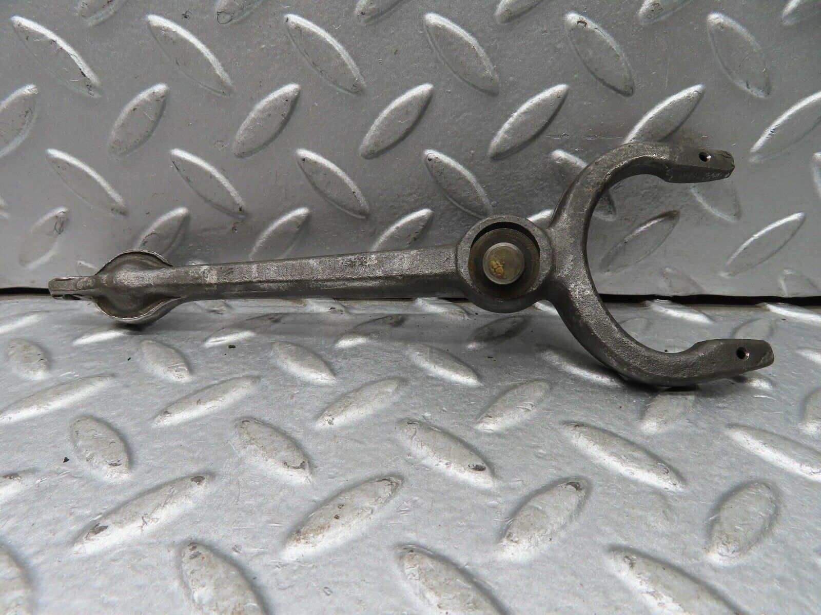18923 Mercedes-Benz W121 190b Ponton Clutch Release Fork