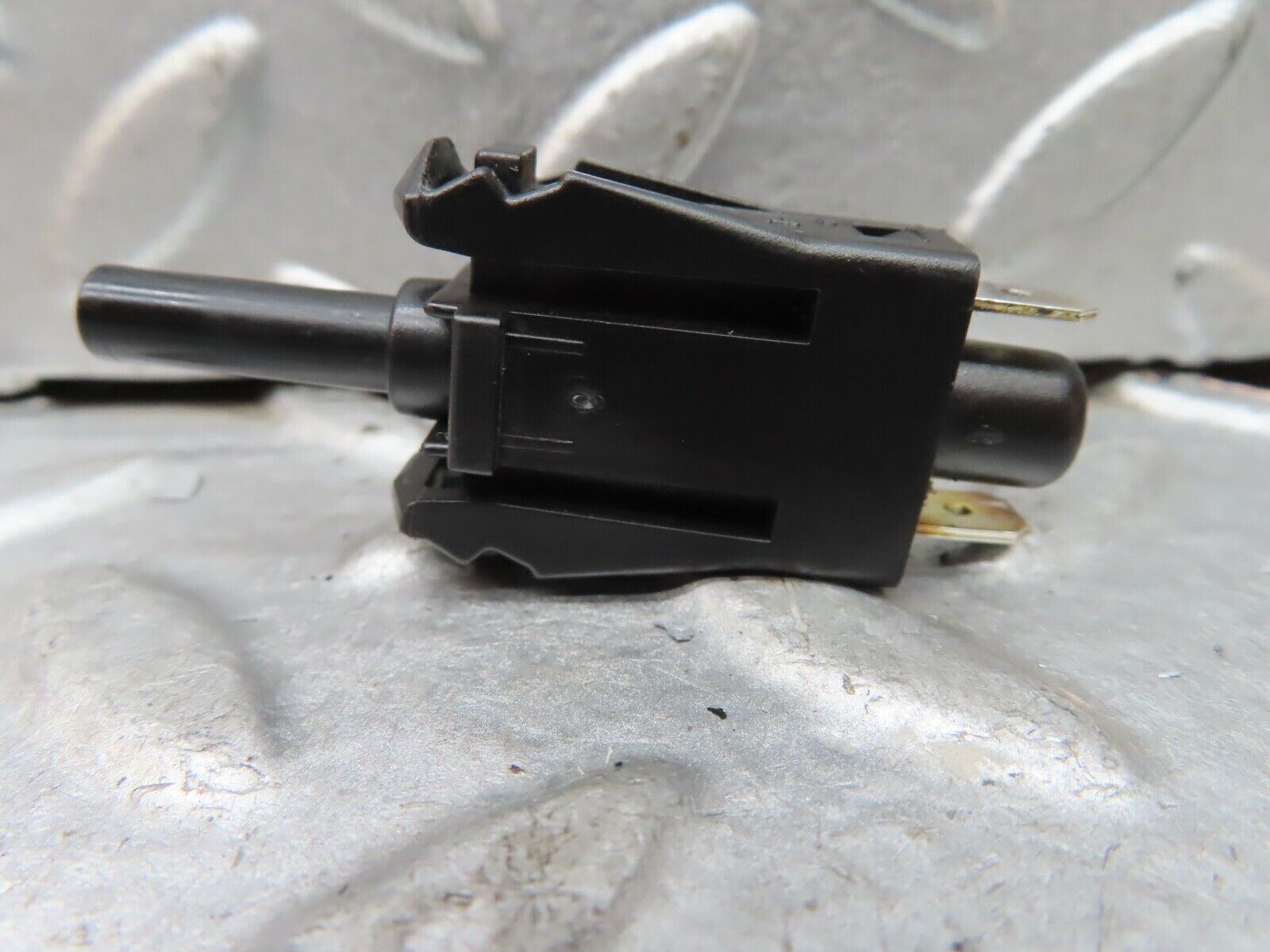 19625 Mercedes-Benz C140 CL420 Coupe Parking Brake Pedal Switch 0015458714