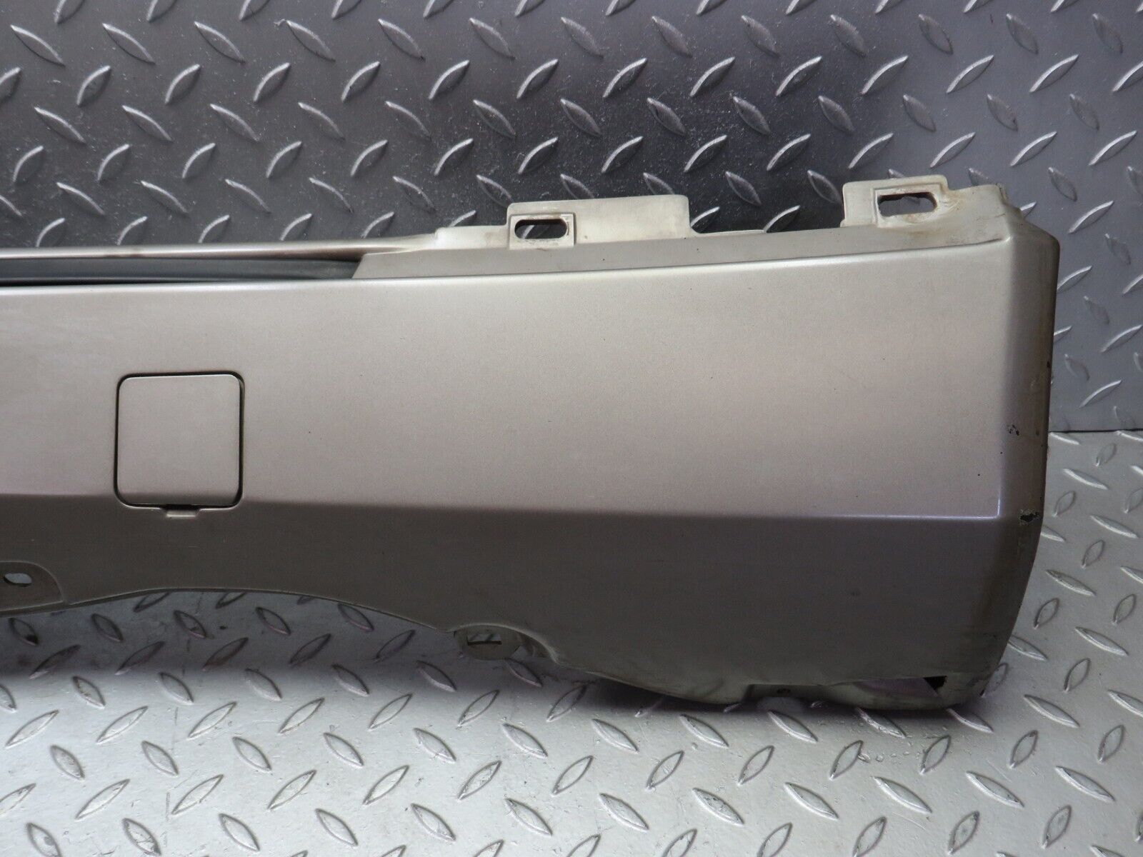 36606 Mercedes-Benz W201 190E 2.0L Side Skirt Left 2016906340 2016981030 2016981230