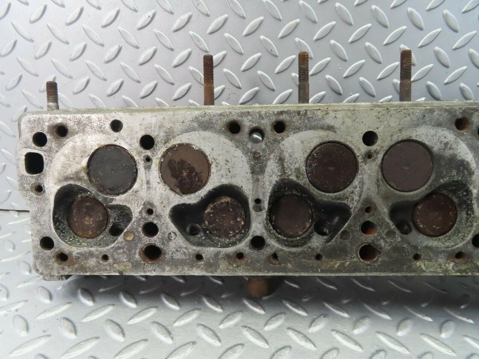 8558 Mercedes-Benz W111 Cylinder Head 1800162901