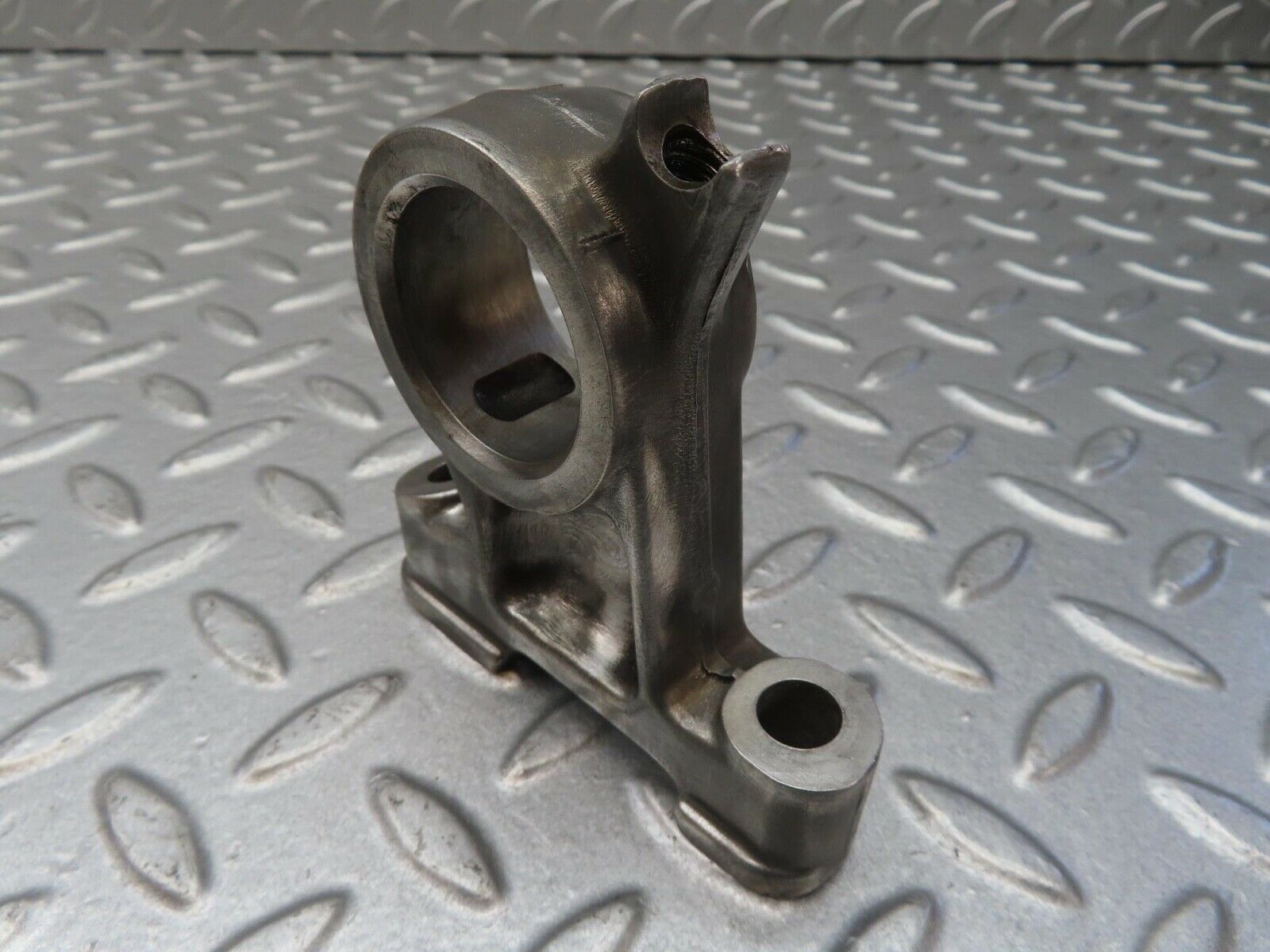 13353 Mercedes-Benz C107 350SLC Coupe Camshaft Tower Bearing