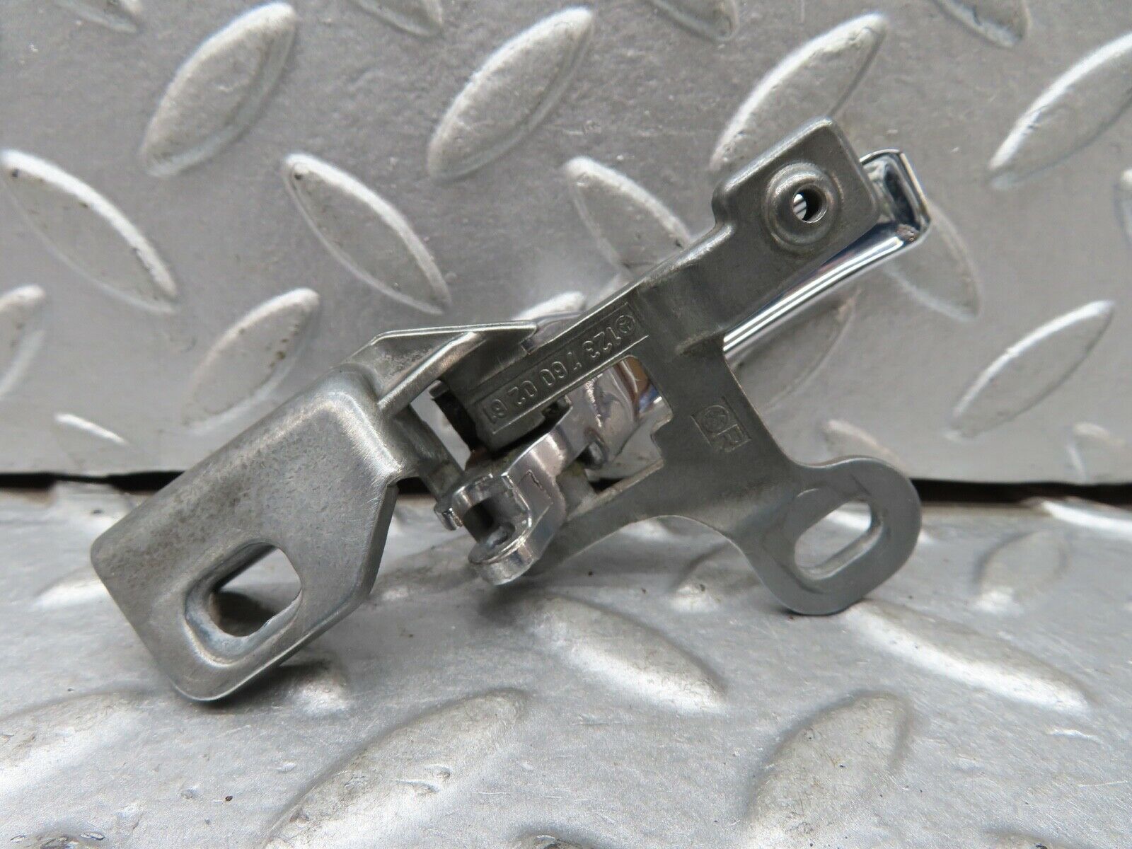 19158 Mercedes-Benz W123 300D Right Interior Door Handle 1237600261