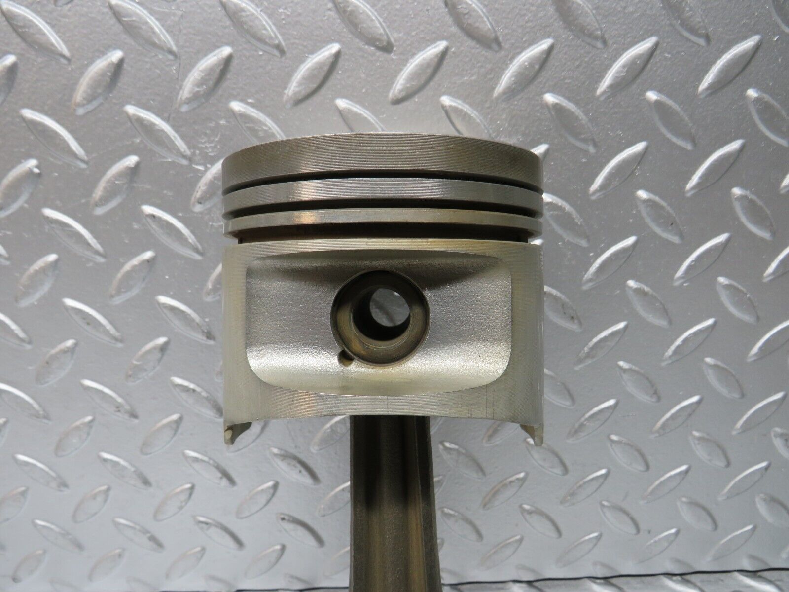 29914 Mercedes-Benz W123 230E Piston With Connecting Rod 96.47 mm 10200