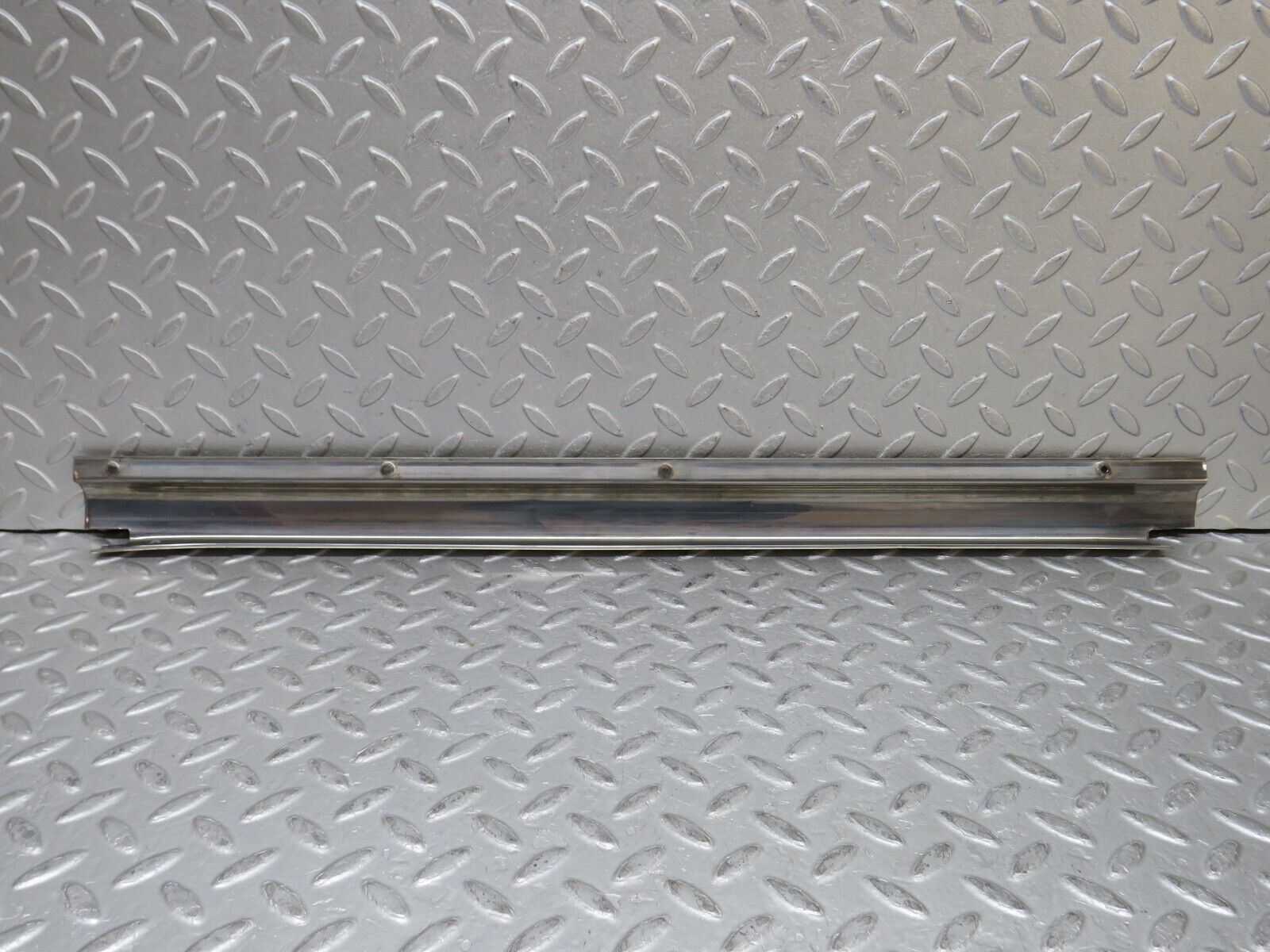 37384 Mercedes-Benz W109 300SEL Rear Left Door Sill Chrome