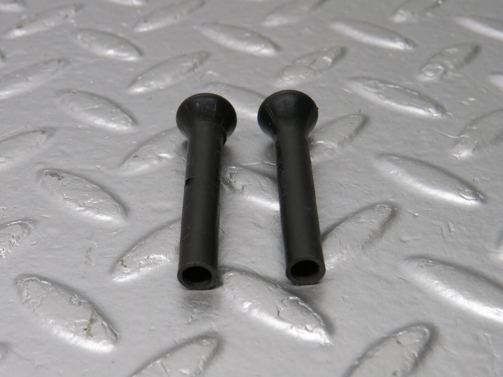 40477 Mercedes-Benz W110 230 Door Lock Knob 2x