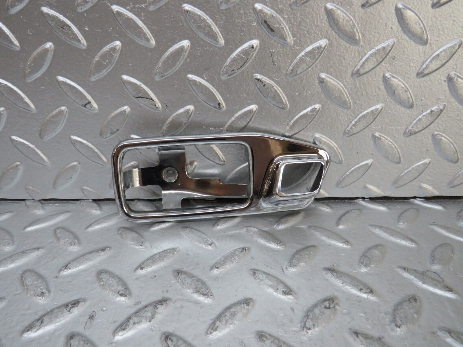 26073 Mercedes-Benz W116 450SE Chrome Frame For Door Handle Left 1167660111