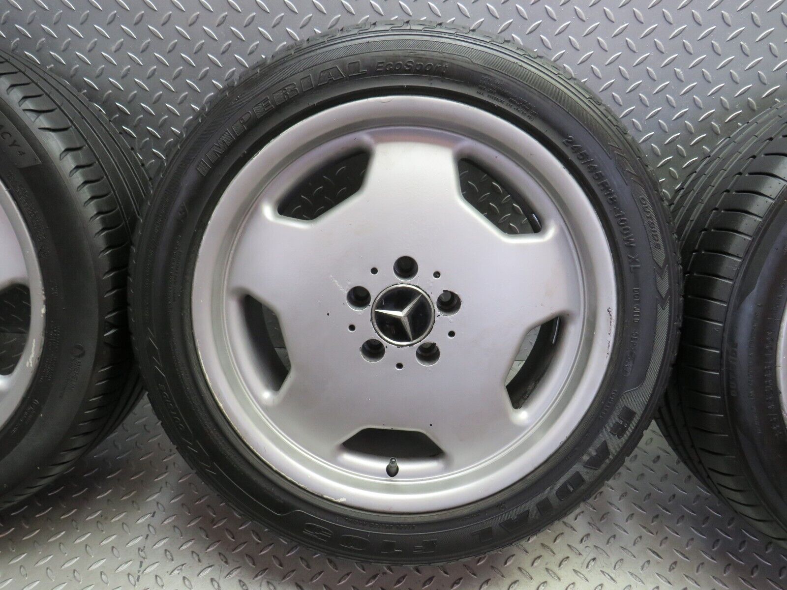 38022 Mercedes-Benz C126 Alloy Wheel Set 8Jx18 H2 ET37