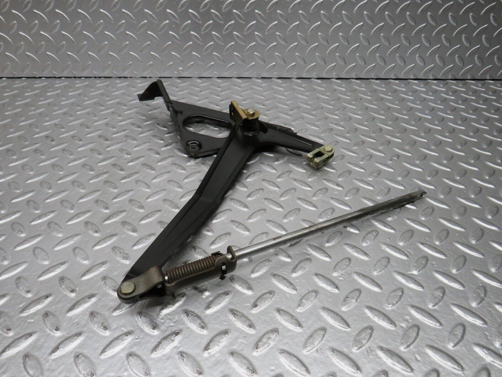 29786 Mercedes-Benz W123 230E Handbrake Regulator