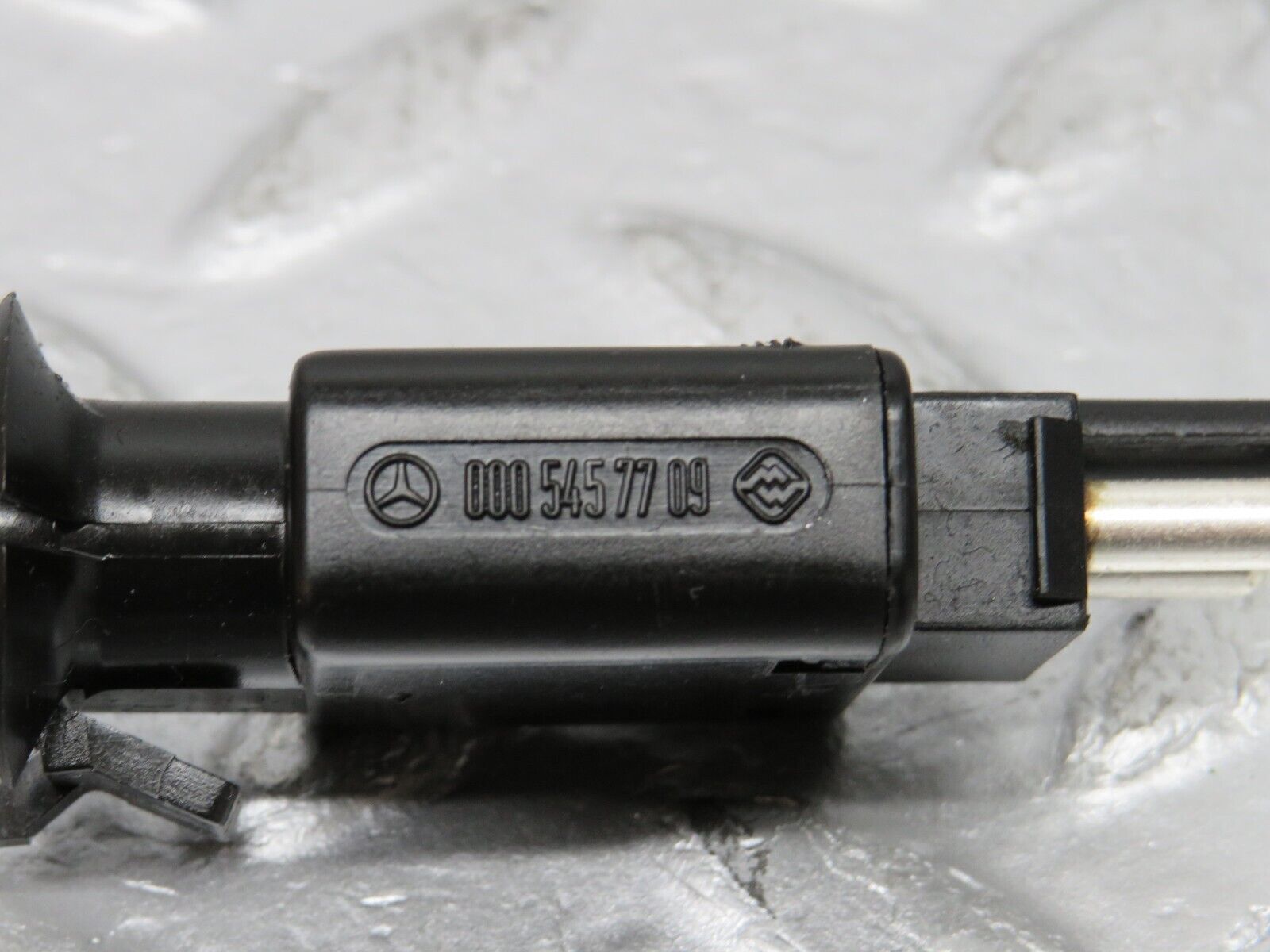 38846 Mercedes-Benz W201 190E 2.6L Brake Light Switch 0005457709