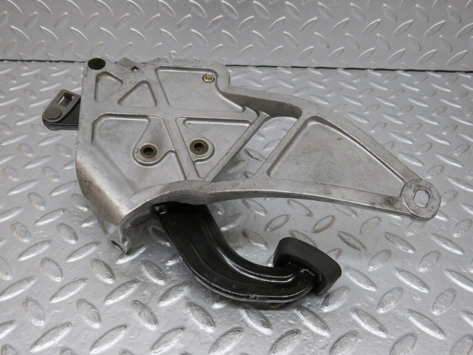 32426 Mercedes-Benz S124 300TE Wagon Parking Brake Pedal 1244270501 1244270536