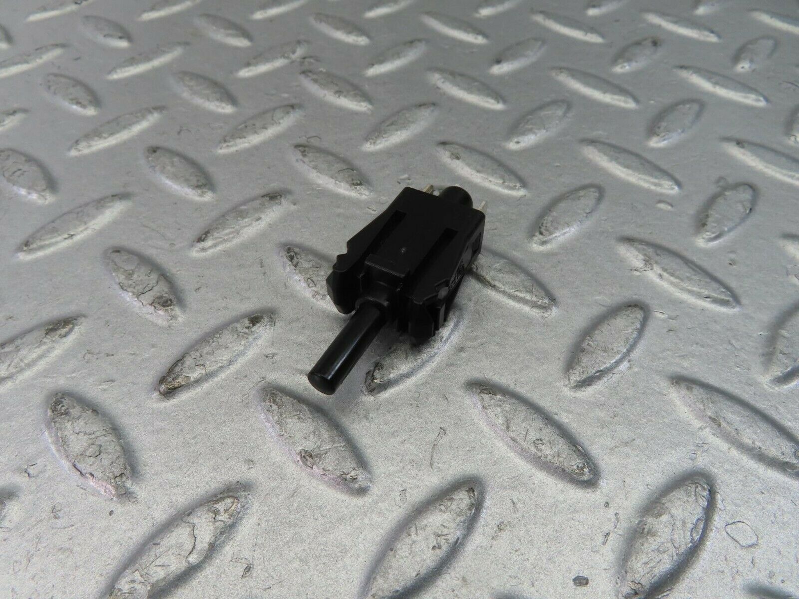 10405 Mercedes-Benz W201 190E Door Contact Switch 0015458714