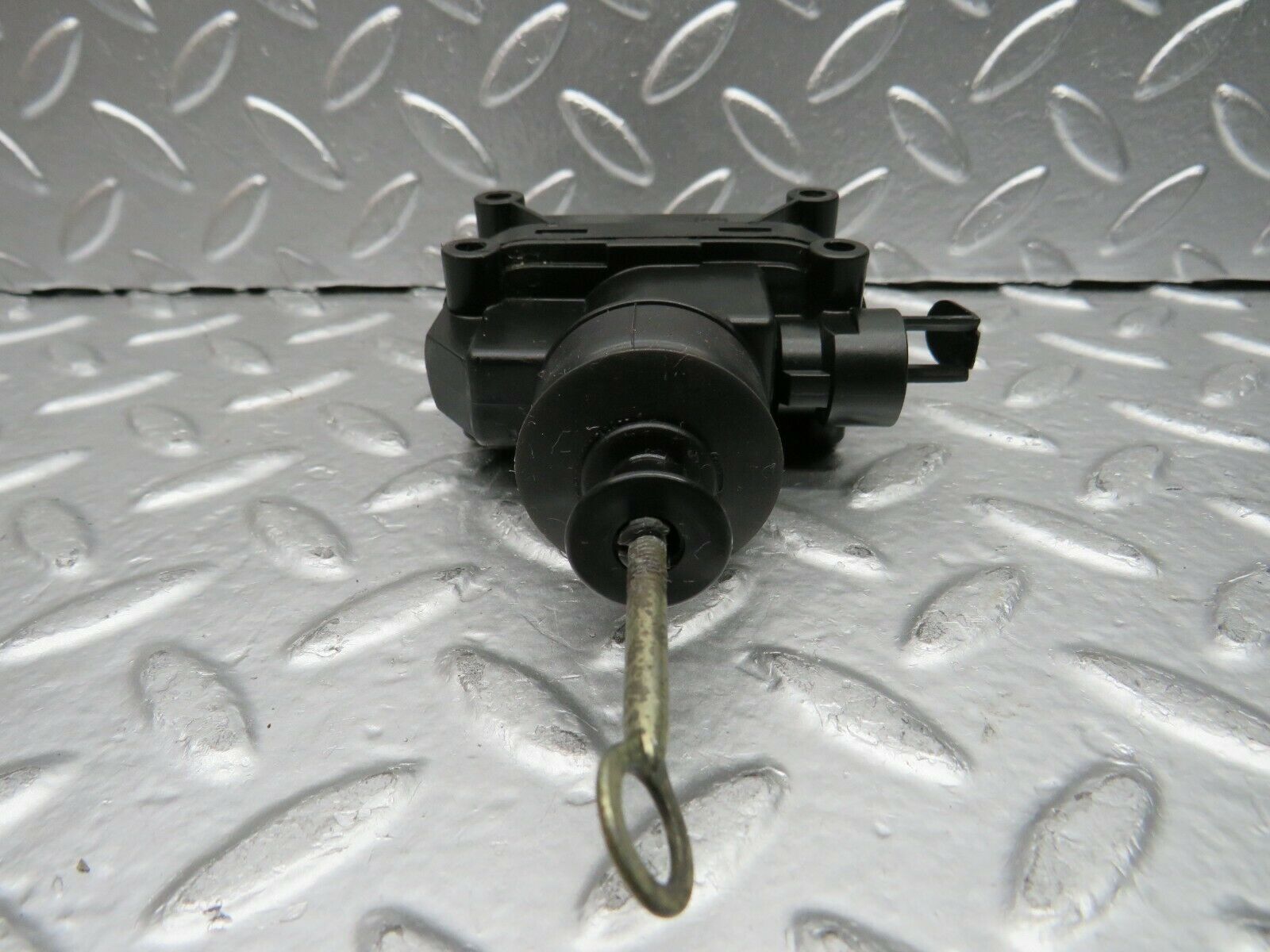 22493 Mercedes-Benz C124 E220 Coupe Door Lock Vacuum Actuator