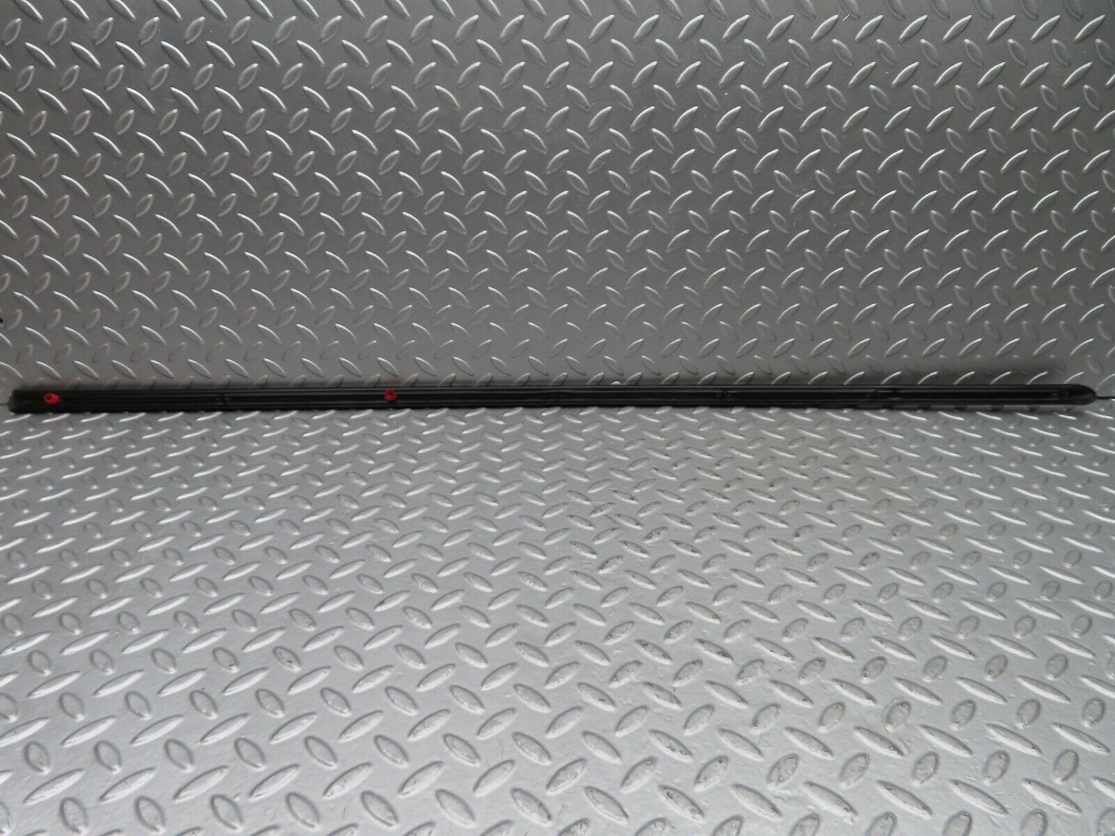 21102 Mercedes-Benz W123 230E Front Left Fender Wing Centre Moulding Trim