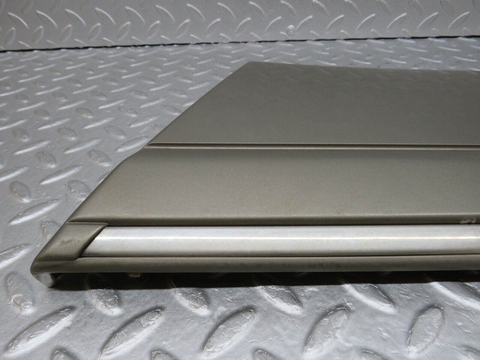 35967 Mercedes-Benz W126 420SE Front Right Fender Wing Moulding Trim 1266903640