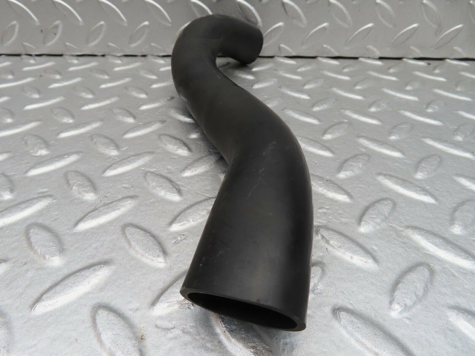 14765 Mercedes-Benz W201 190E Water Drain Rubber Hose Pipe 2016280094