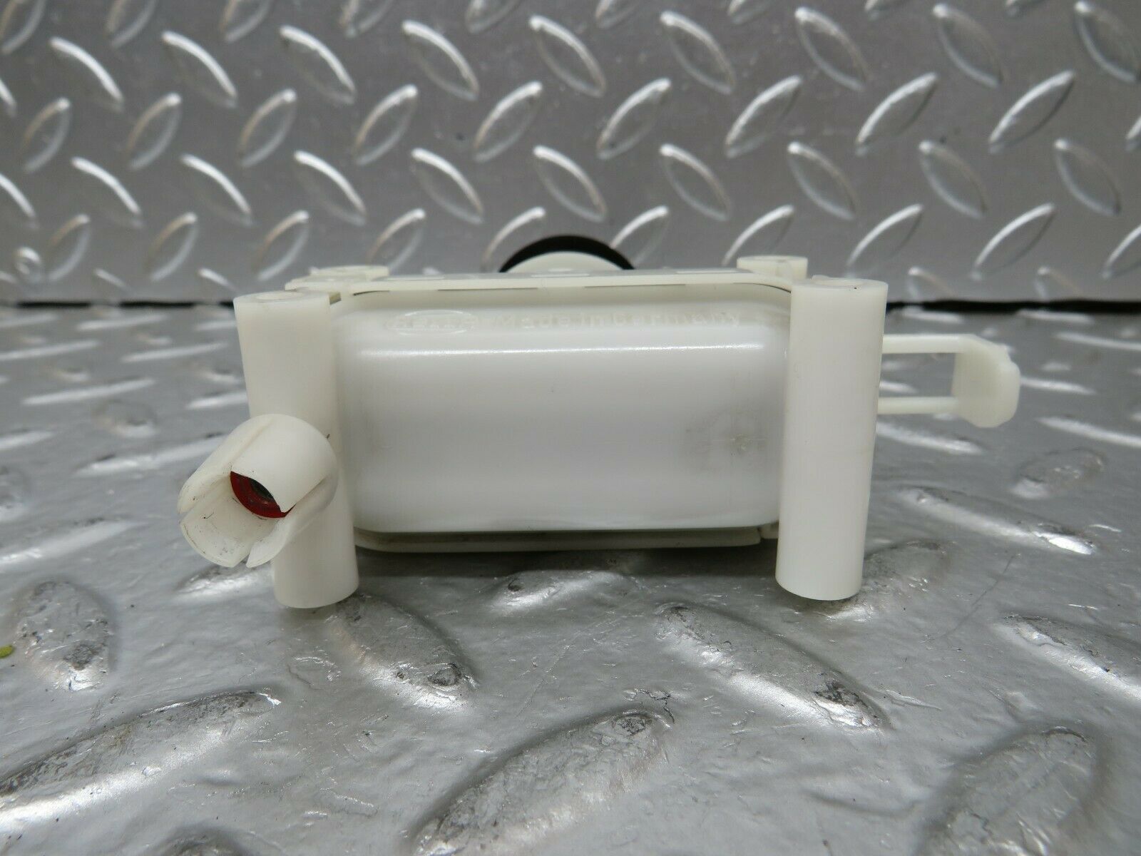 24251 Mercedes-Benz S124 220TE Door Lock Vacuum Actuator Hella Front Right