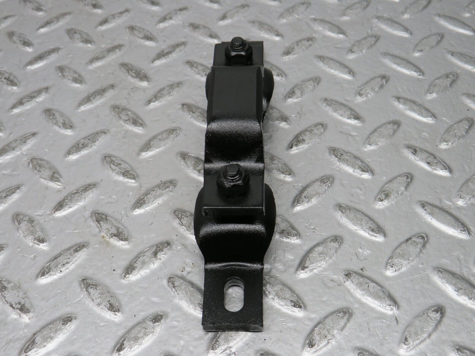 31994 Mercedes-Benz W123 230E Engine Mount Bracket Front