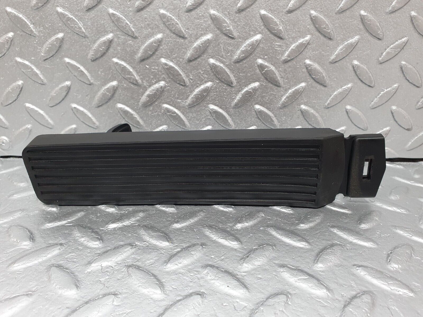 41485 Mercedes-Benz W124 200E Accelerator Pedal With Rubber 1263000504 1233010082